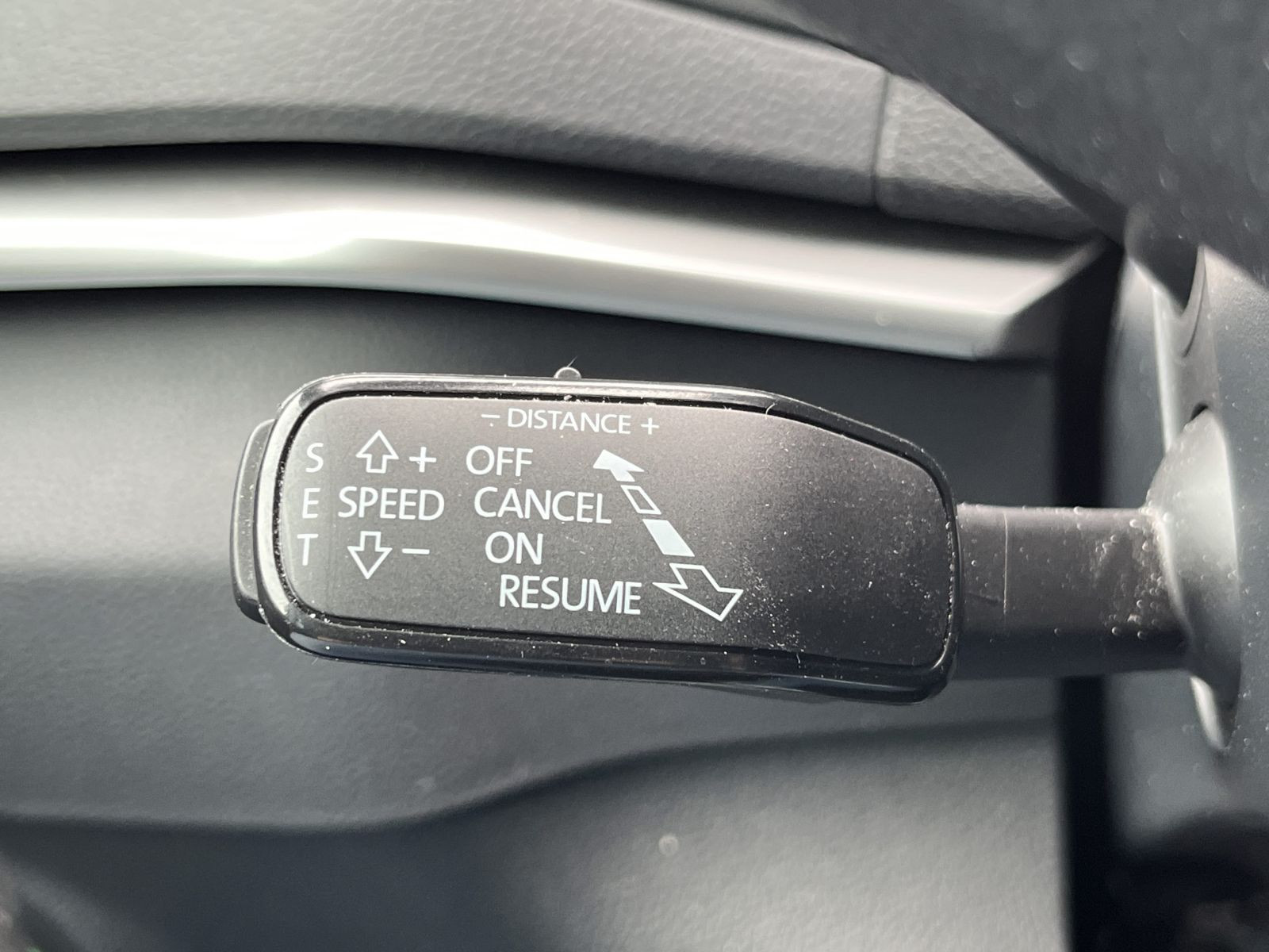 Skoda Karoq Ambition 2.0TDI Navi Matrix ACC Carplay AHK