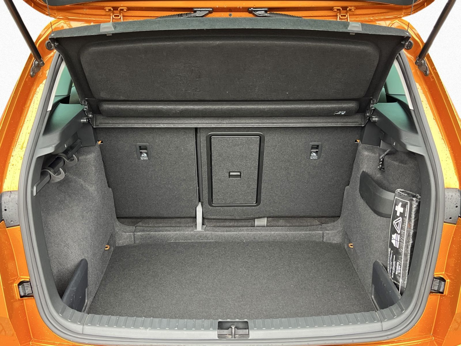 Skoda Karoq Ambition 2.0TDI Navi Matrix ACC Carplay AHK