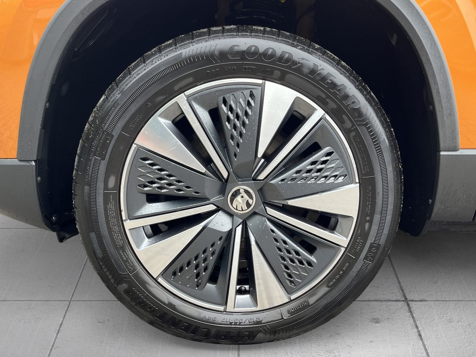 Skoda Karoq Ambition 2.0TDI Navi Matrix ACC Carplay AHK