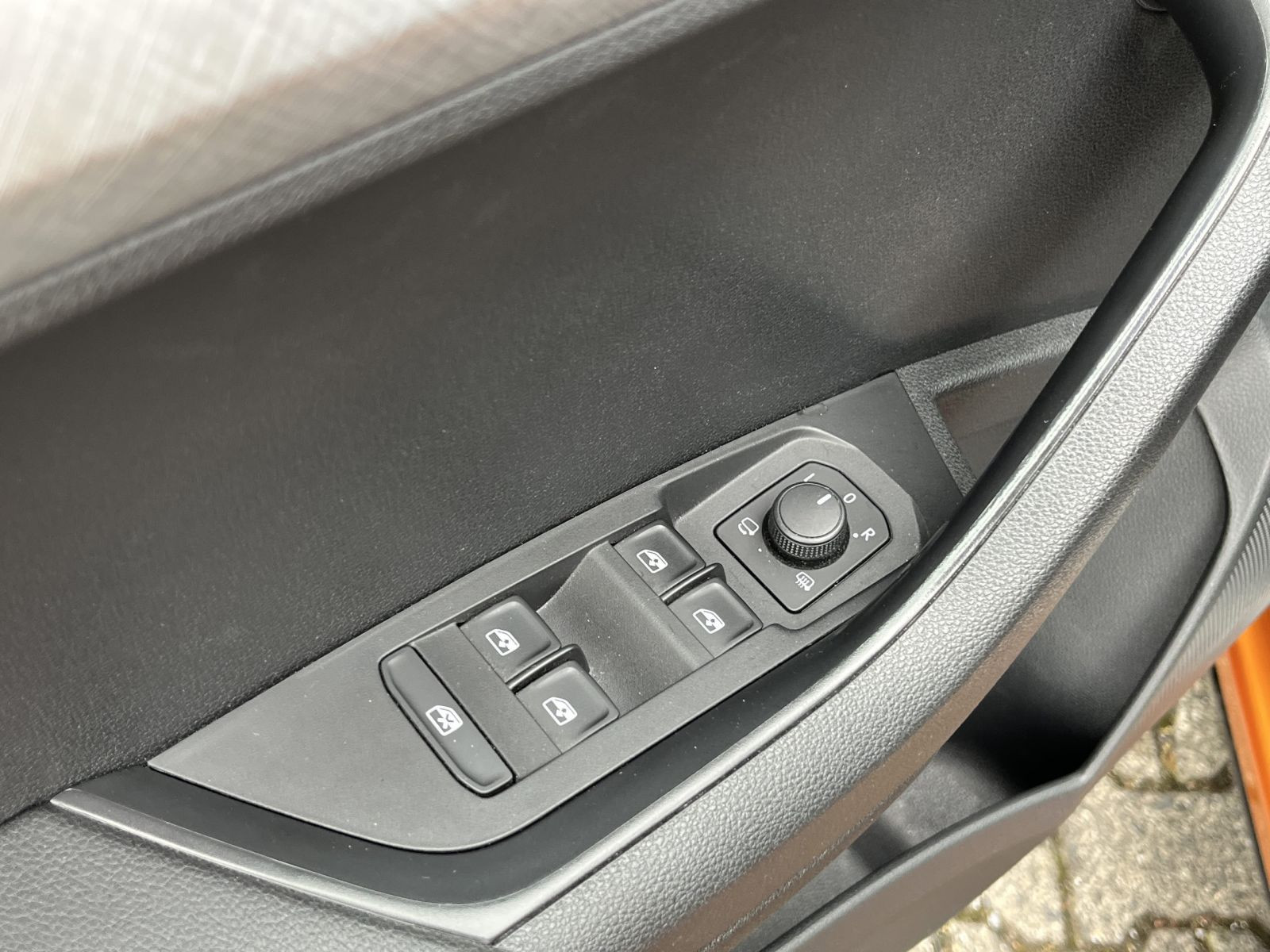 Skoda Karoq Ambition 2.0TDI Navi Matrix ACC Carplay AHK