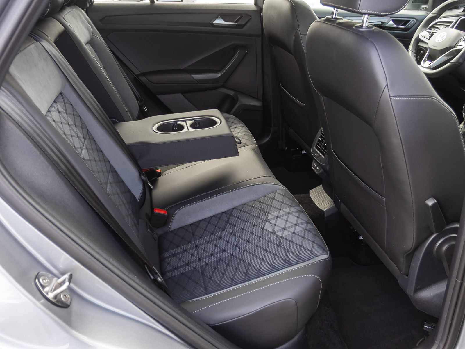 Volkswagen T-Roc 2.0 TDI R-Line Navi Matrix ACC EPH