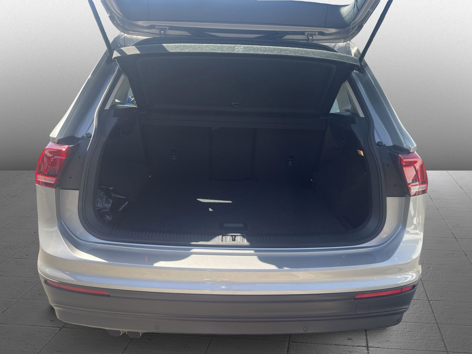 Volkswagen Tiguan Trendline 1.5 TSI Navi LED EPH GRA