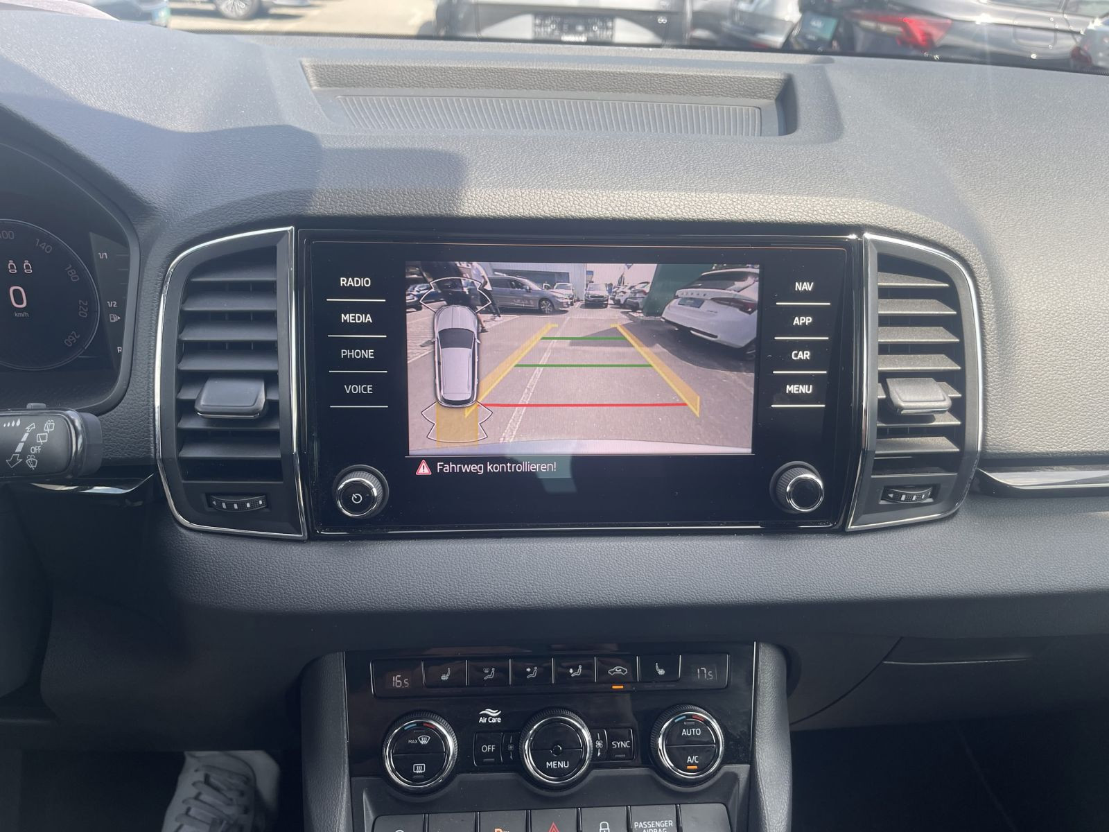 Skoda Karoq Selection 1.5TSI 110kW DSG Navi Sitzhzg