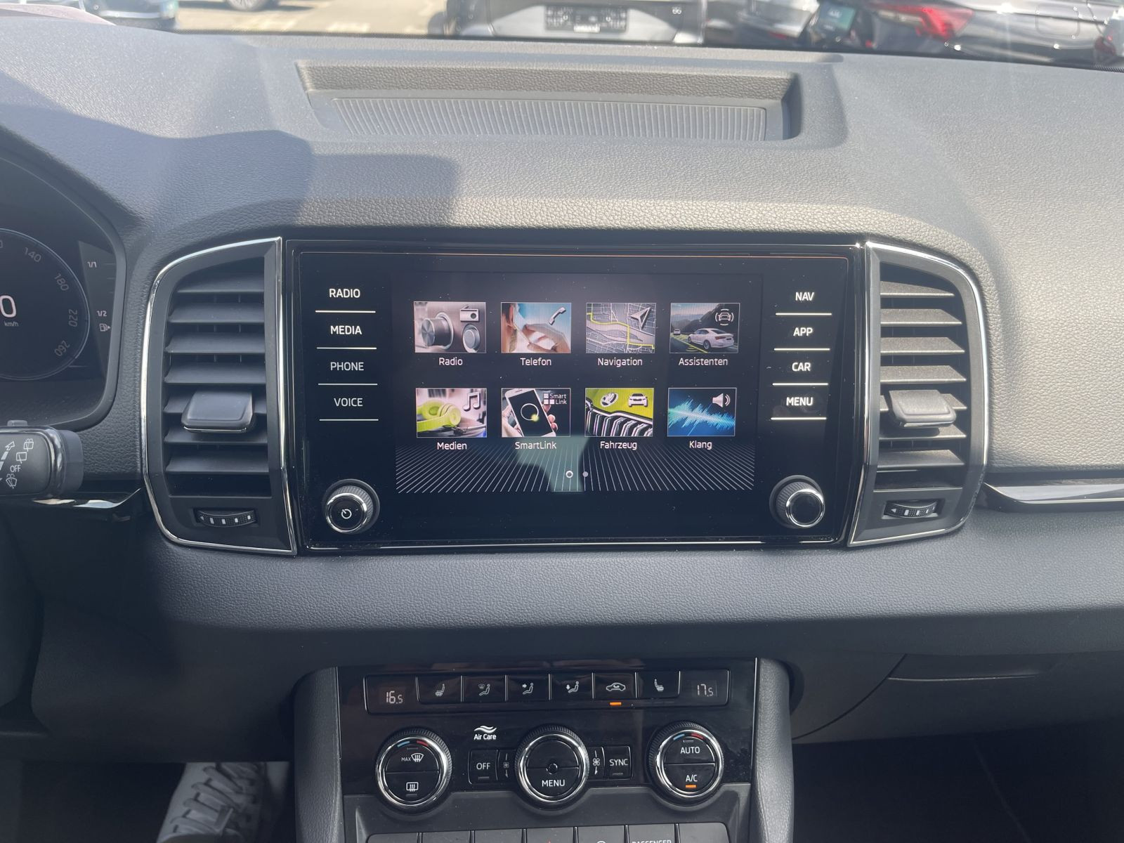 Skoda Karoq Selection 1.5TSI 110kW DSG Navi Sitzhzg