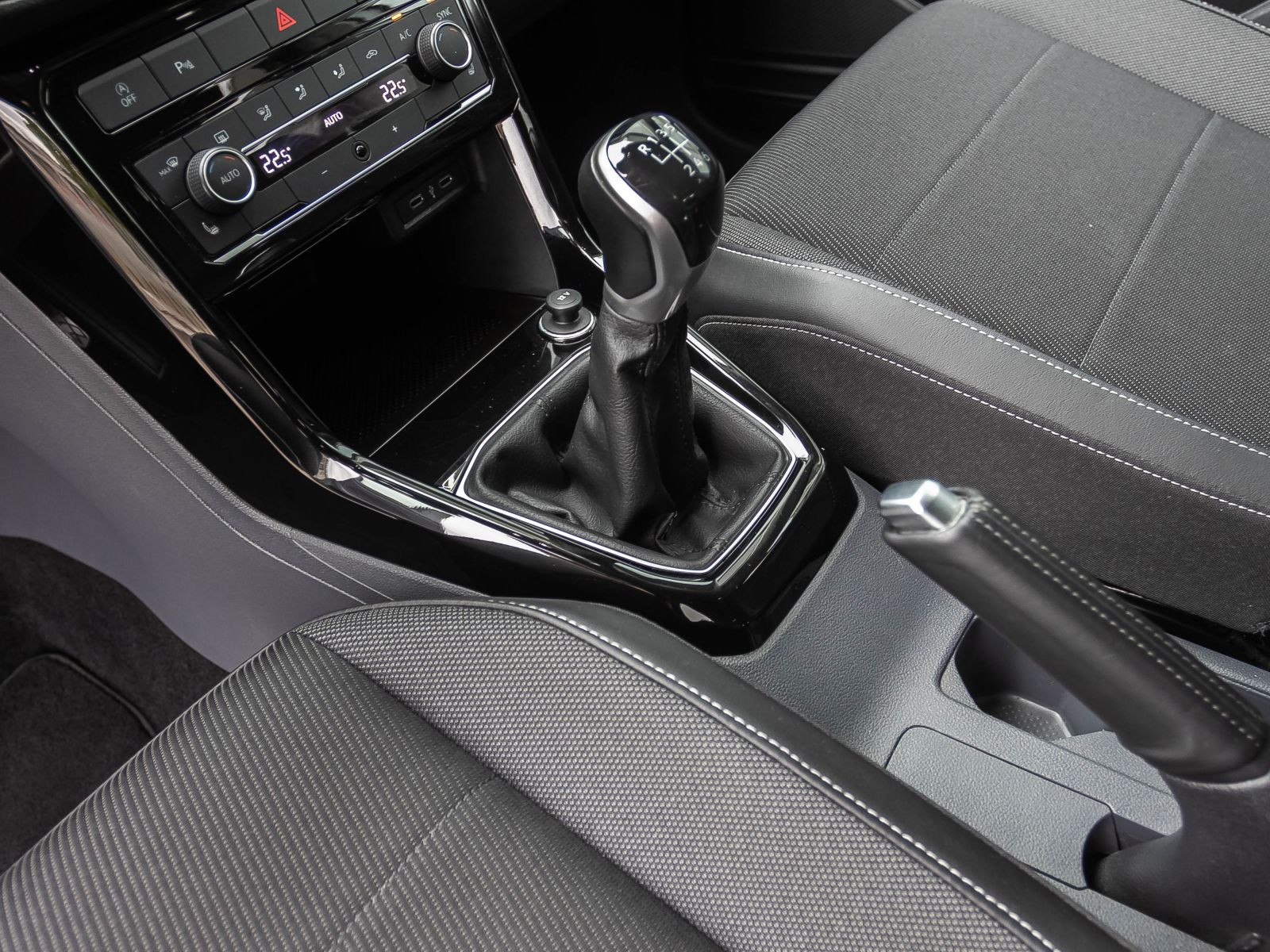 Volkswagen T-Cross Style 1.0TSI Navi LED EPH Sitzhzg DAB