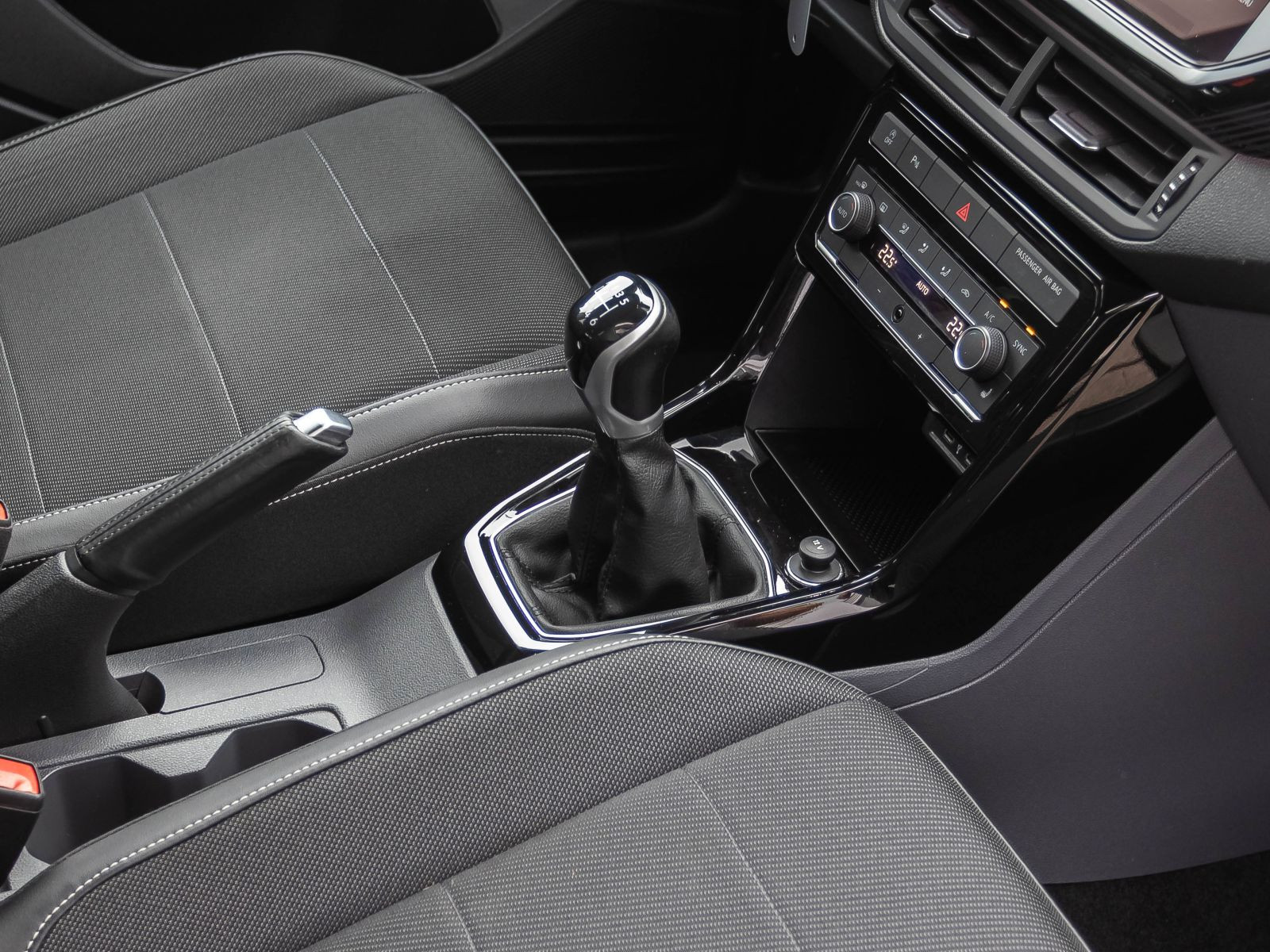 Volkswagen T-Cross Style 1.0TSI Navi LED EPH Sitzhzg DAB