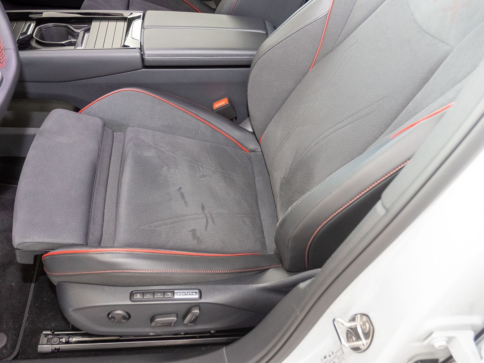 Volkswagen ID.7 Tourer GTX 4M HUD Matrix AHK Harman Kardon
