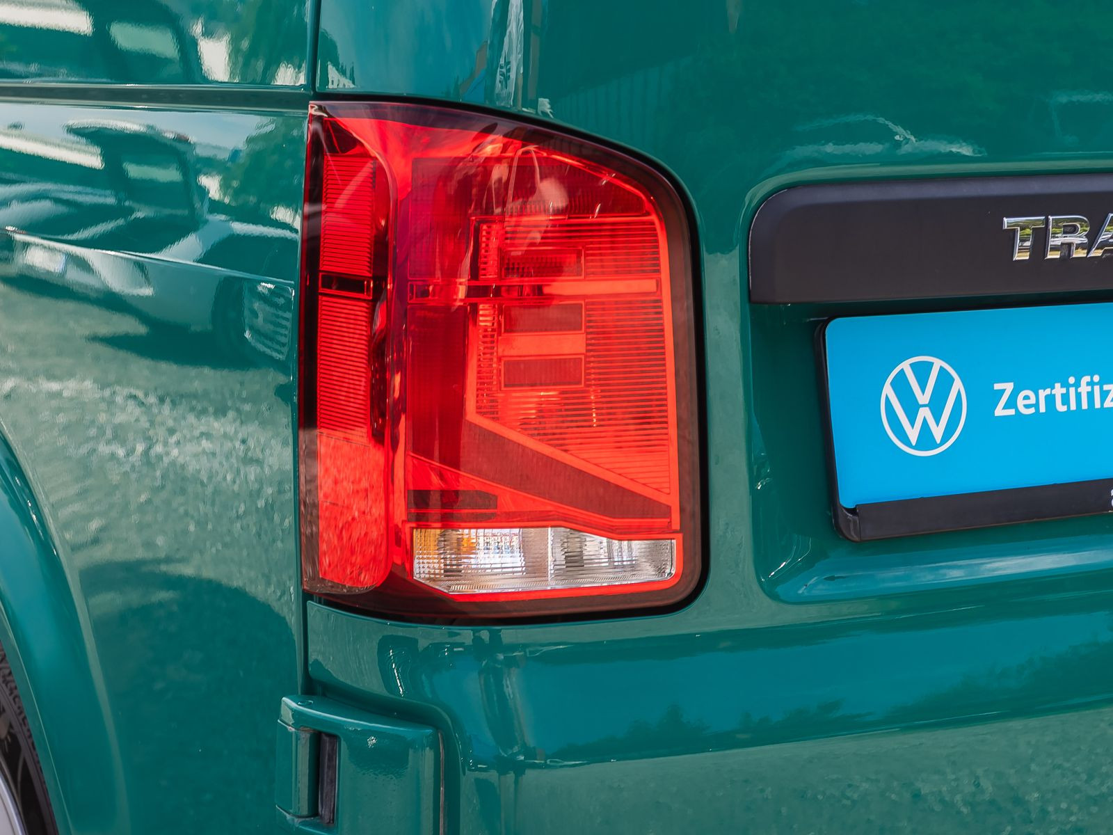 Volkswagen T6.1 Kombi LR 2.0TDI 4M Automatik Navi LED EPH AHK
