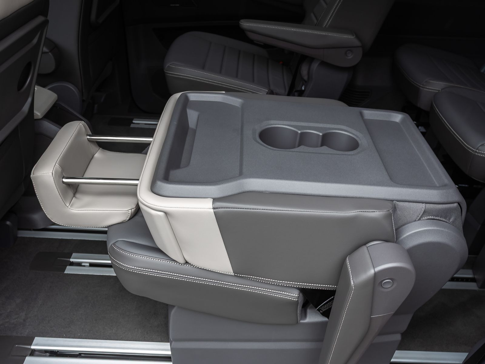 Volkswagen Multivan 2.0 TDI DSG LÜ "Style" AHK DCC Panorama