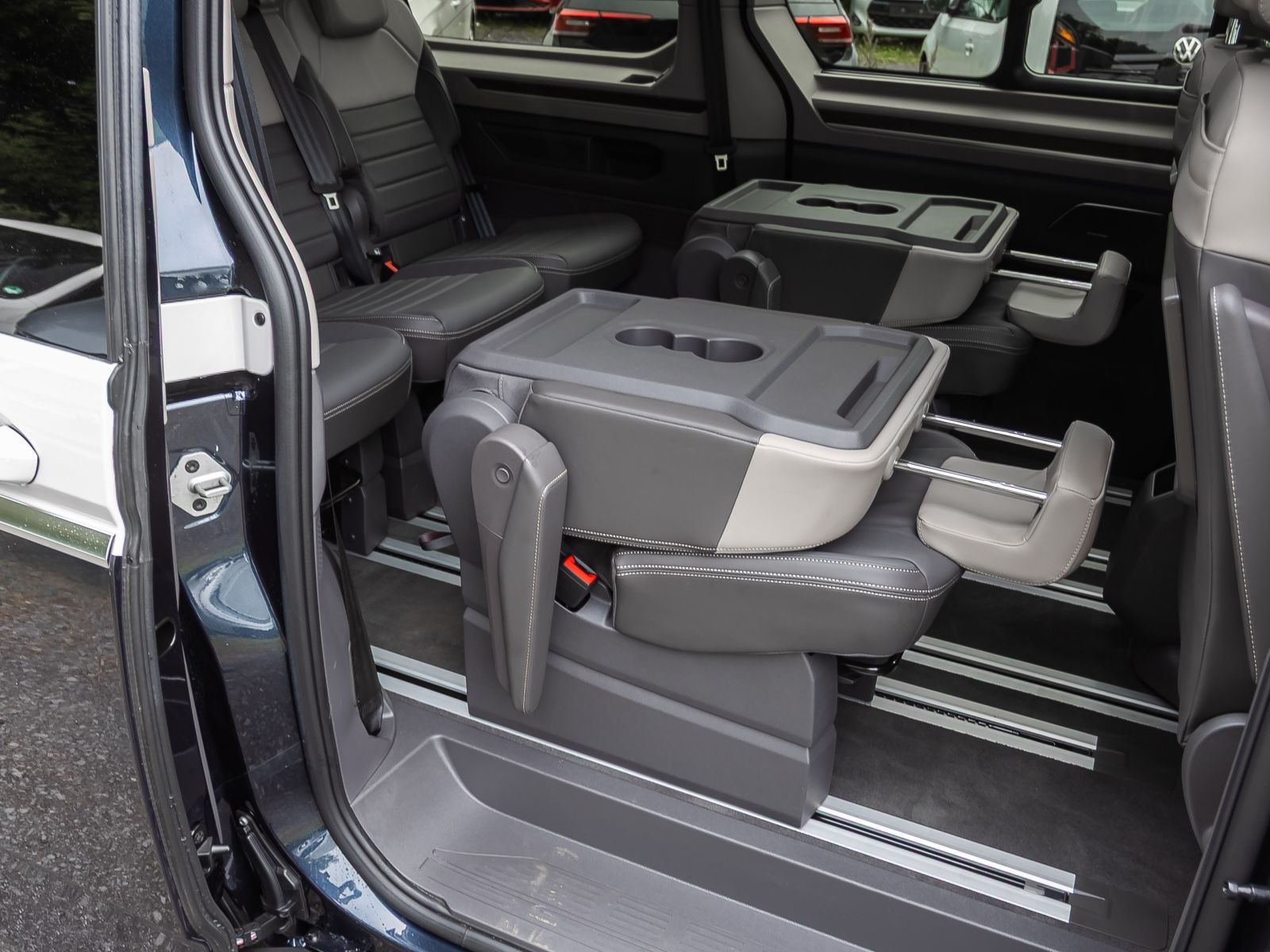 Volkswagen Multivan 2.0 TDI DSG LÜ "Style" AHK DCC Panorama