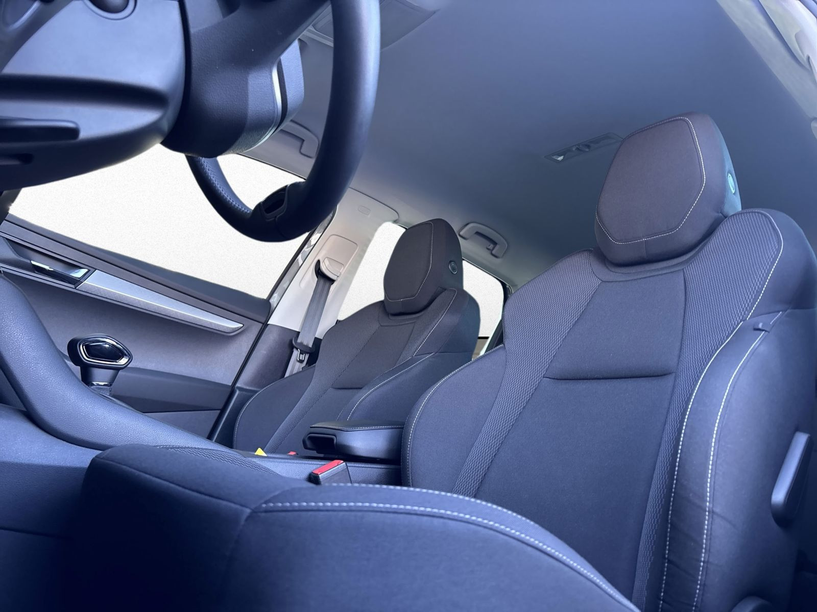 Skoda Karoq Selection 1,5 TSI DSG GRA LED Sitzhzg