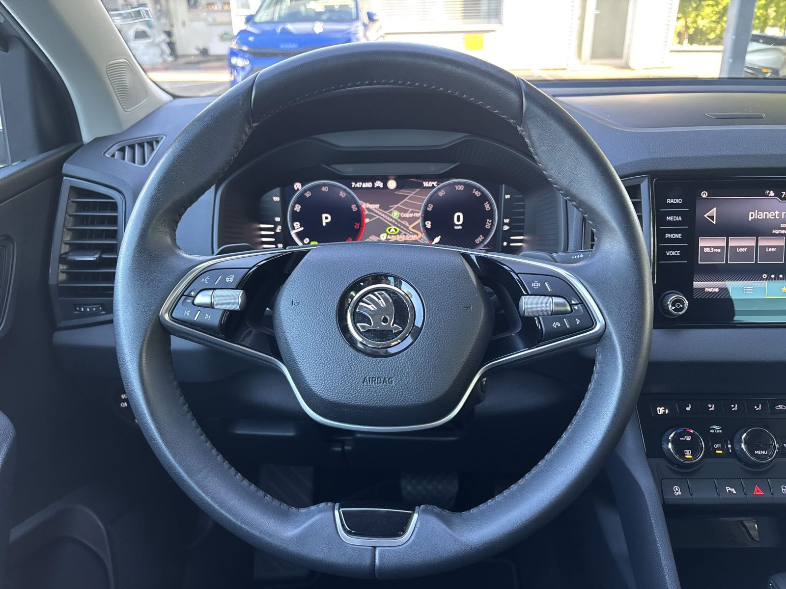 Skoda Karoq Selection 1,5 TSI DSG GRA LED Sitzhzg