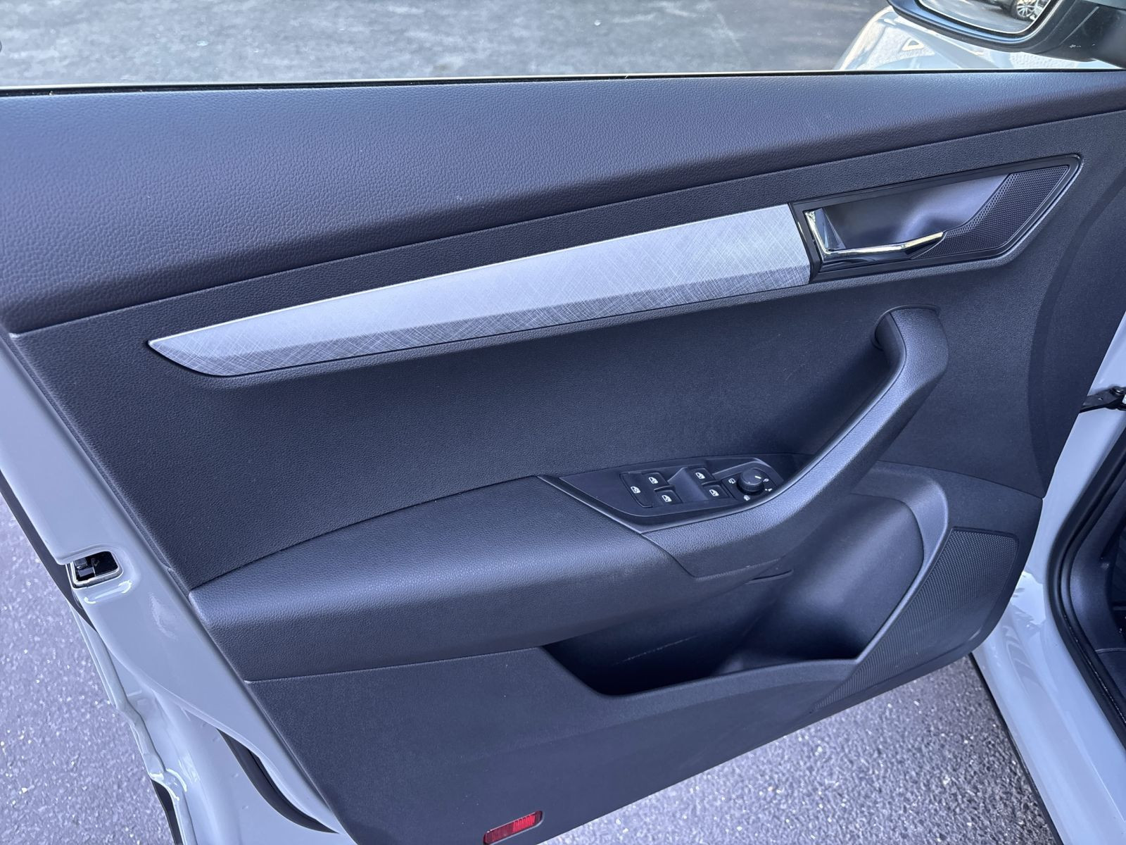 Skoda Karoq Selection 1,5 TSI DSG GRA LED Sitzhzg