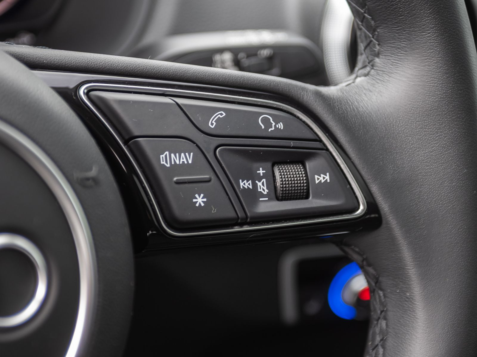 Audi Q2 S line 35TFSI Stronic Navi LED Panorama GRA