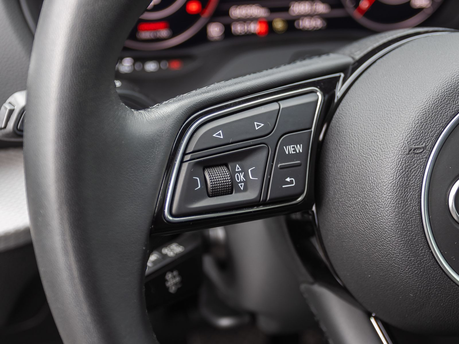 Audi Q2 S line 35TFSI Stronic Navi LED Panorama GRA
