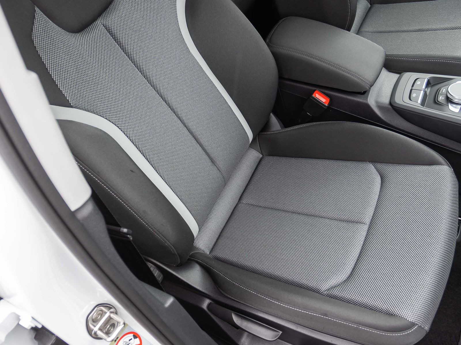 Audi Q2 S line 35TFSI Stronic Navi LED Panorama GRA