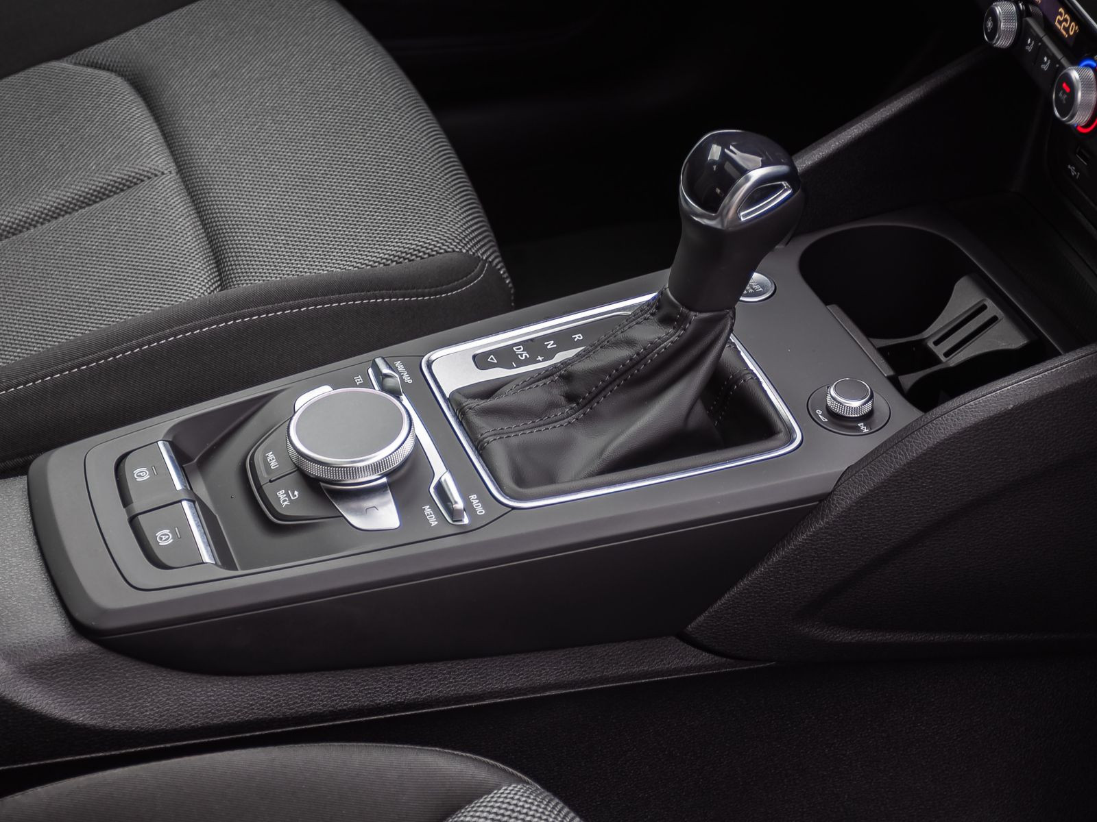 Audi Q2 S line 35TFSI Stronic Navi LED Panorama GRA