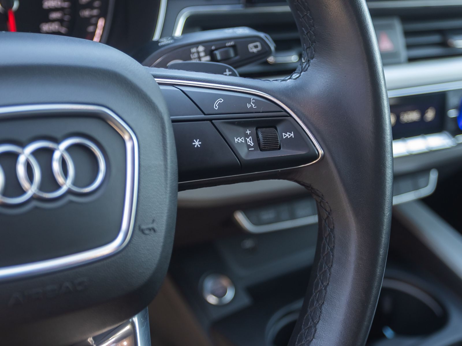 Audi A4 Avant Advanced 45TFSI qu Stronic Navi LED ACC