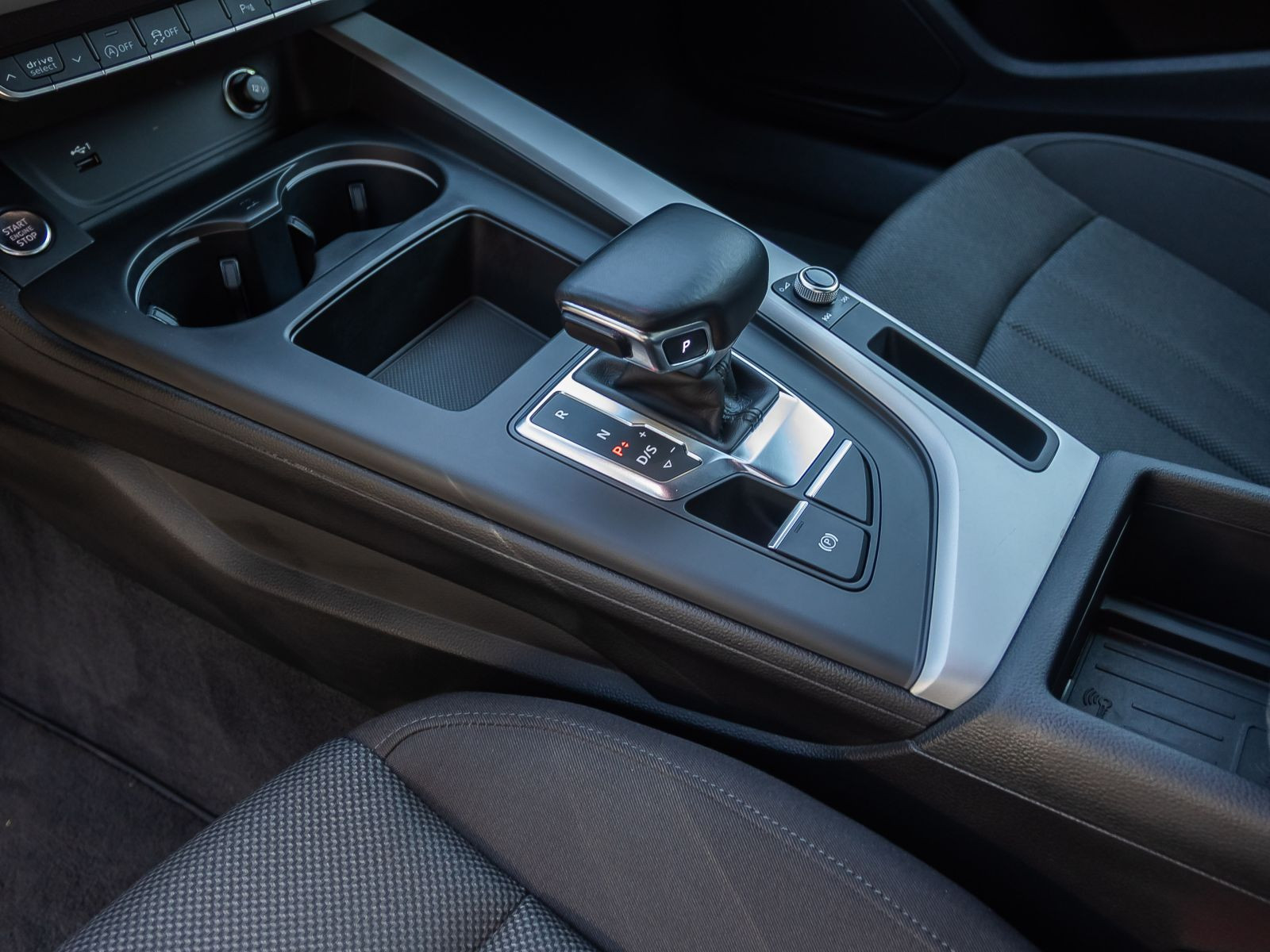Audi A4 Avant Advanced 45TFSI qu Stronic Navi LED ACC