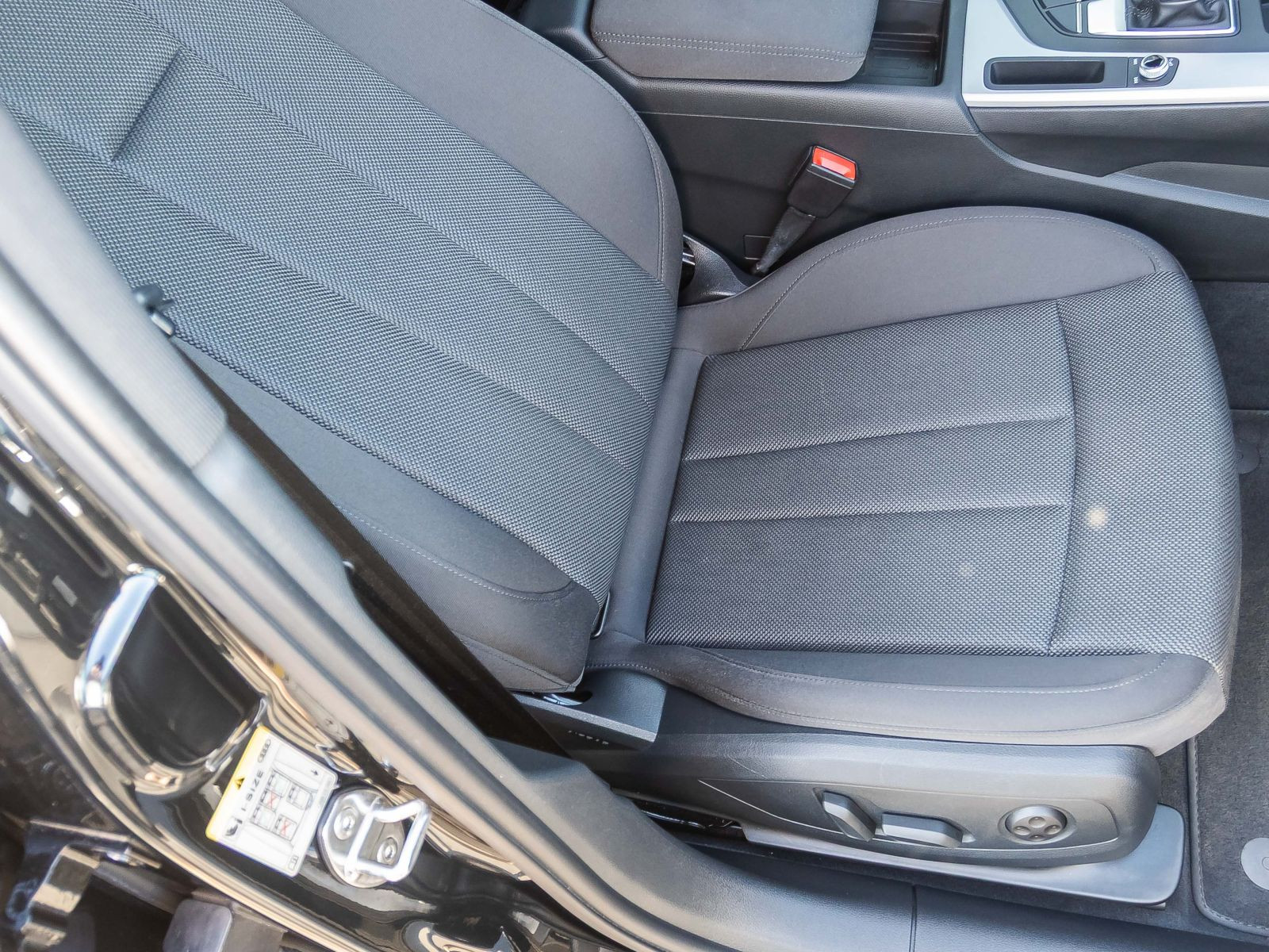 Audi A4 Avant Advanced 45TFSI qu Stronic Navi LED ACC