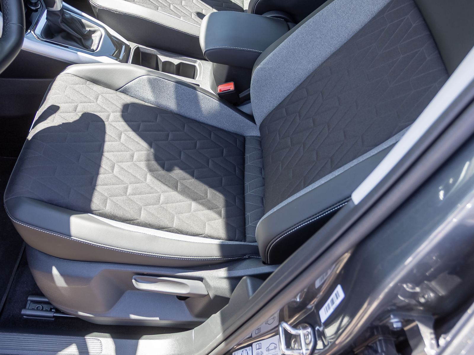 Volkswagen T-Roc 2.0 TDI DSG Goal, AHK, Rückfahrkamera, Navi, LED-Plus, App-Connect