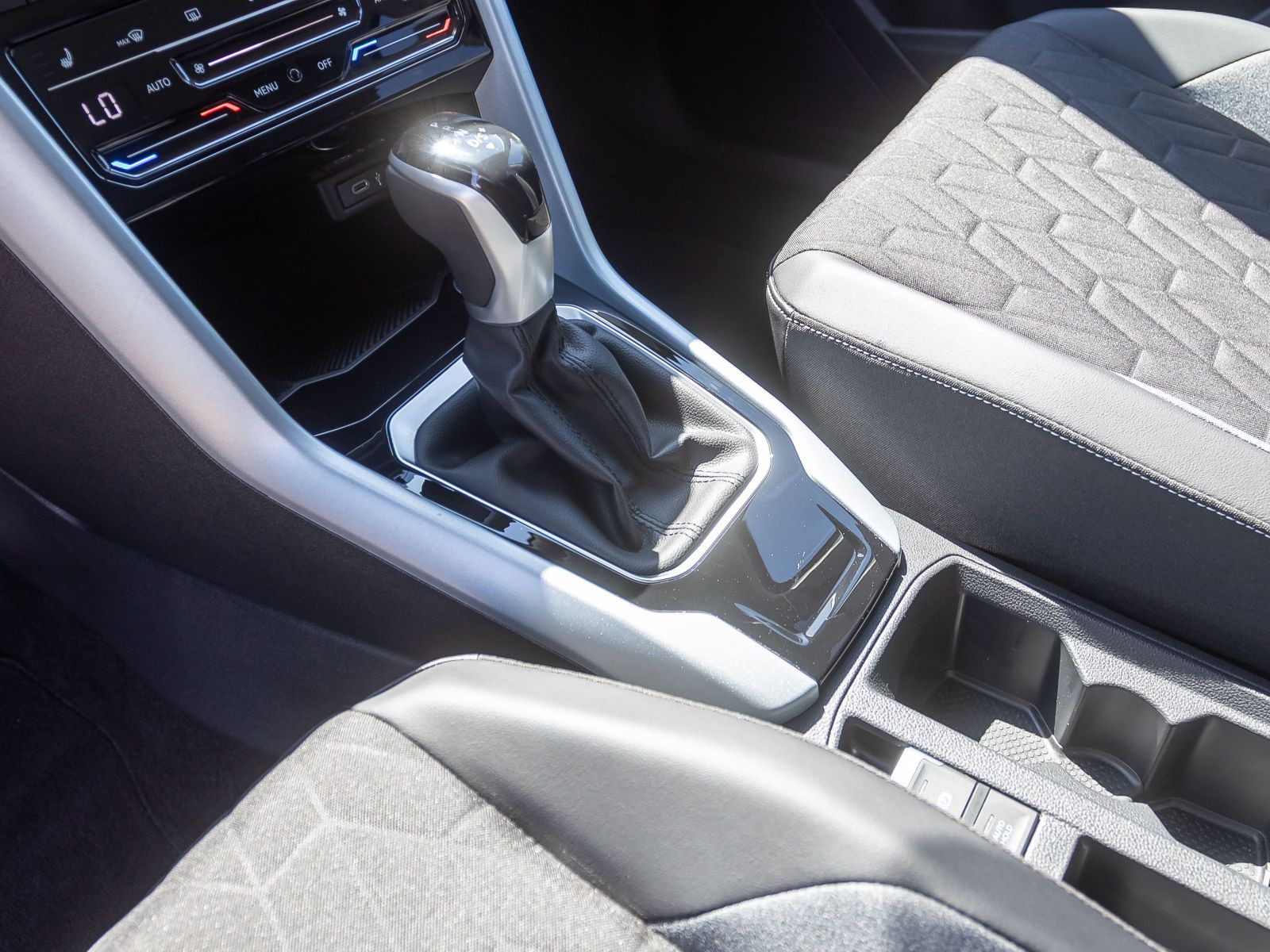 Volkswagen T-Roc 2.0 TDI DSG Goal, AHK, Rückfahrkamera, Navi, LED-Plus, App-Connect
