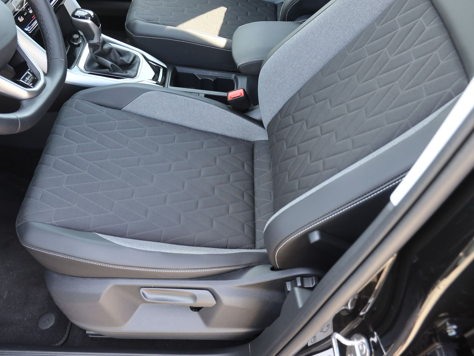 Volkswagen T-Roc 2.0 TDI DSG Goal, AHK, Rückfahrkamera, Navi, LED-Plus, App-Connect