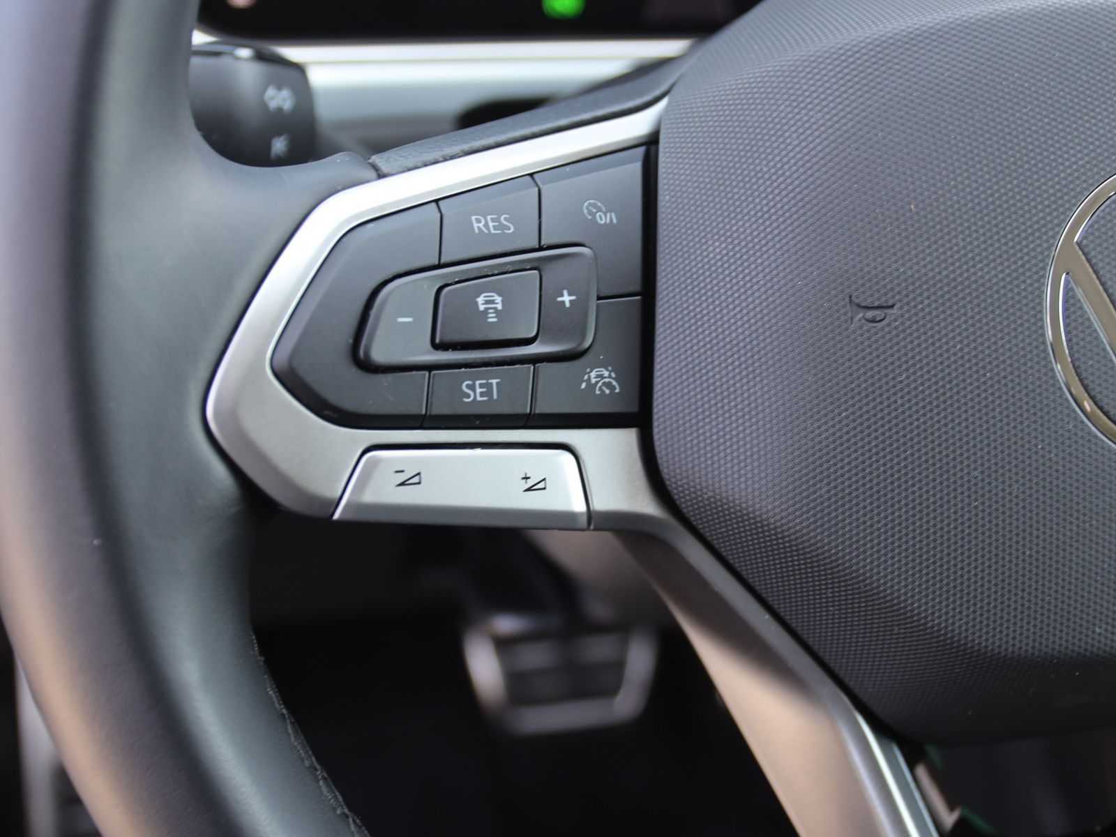 Volkswagen T-Roc 2.0 TDI DSG Goal, AHK, Rückfahrkamera, Navi, LED-Plus, App-Connect