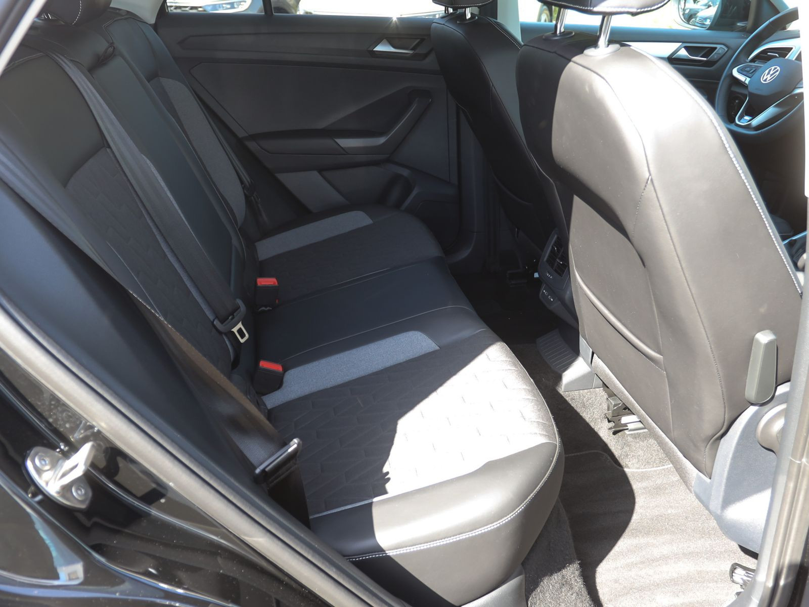 Volkswagen T-Roc 2.0 TDI DSG Goal, AHK, Rückfahrkamera, Navi, LED-Plus, App-Connect