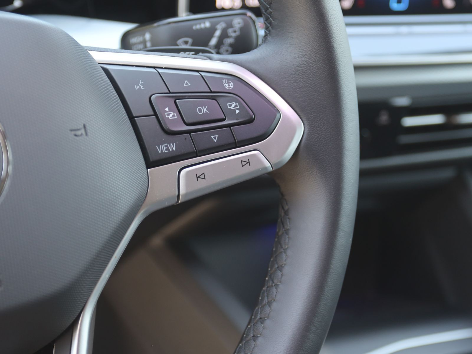 Volkswagen Golf VIII 1.5 eTSI DSG Goal, AHK, Rückfahrkamera, Navi, LED, App-Connect