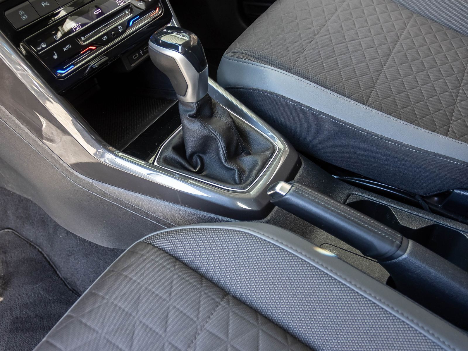 Volkswagen T-Cross 1.0 TSI DSG Style, Navi, LED, Rückfahrkamera, App-Connect