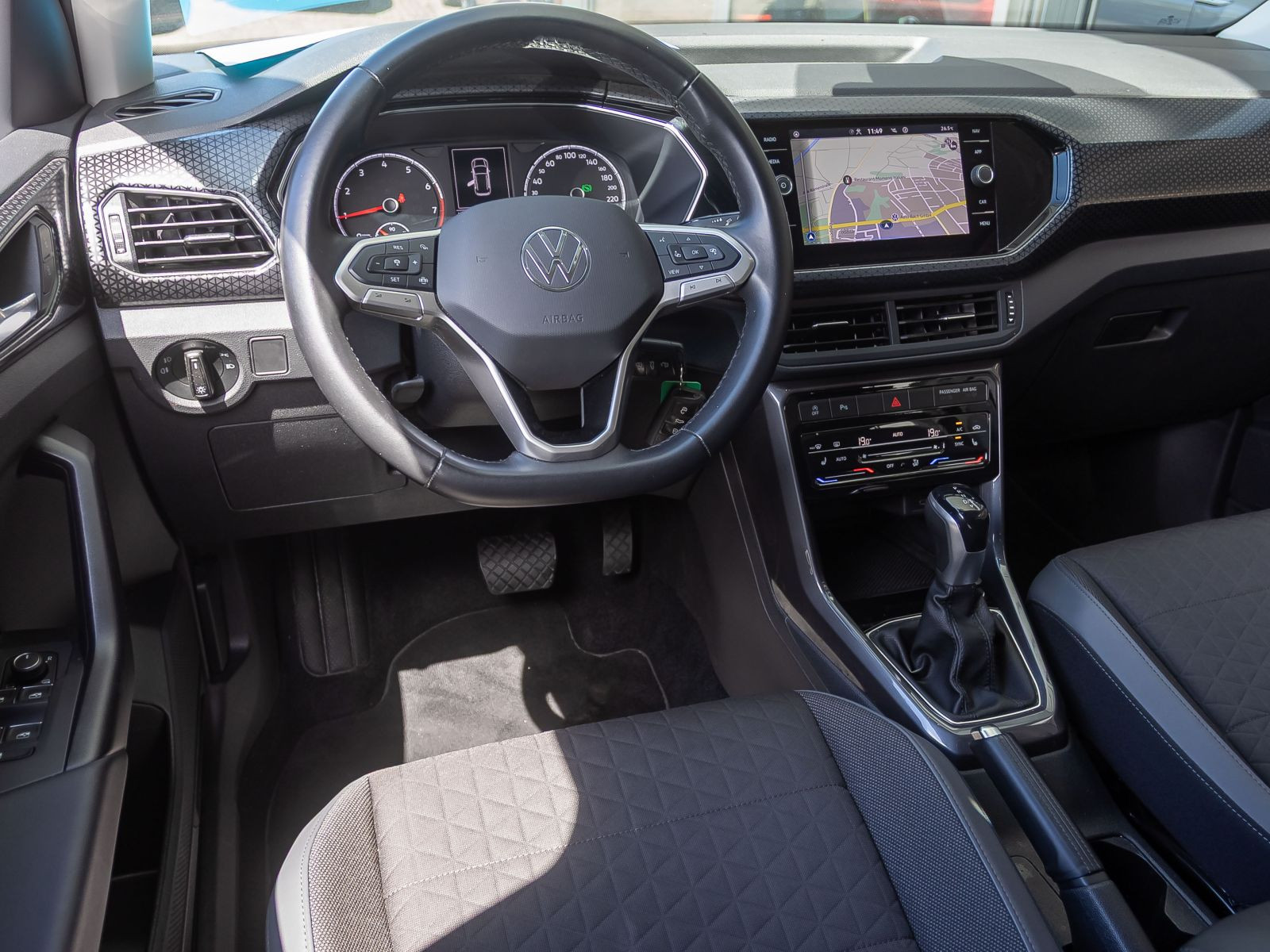 Volkswagen T-Cross 1.0 TSI DSG Style, Navi, LED, Rückfahrkamera, App-Connect