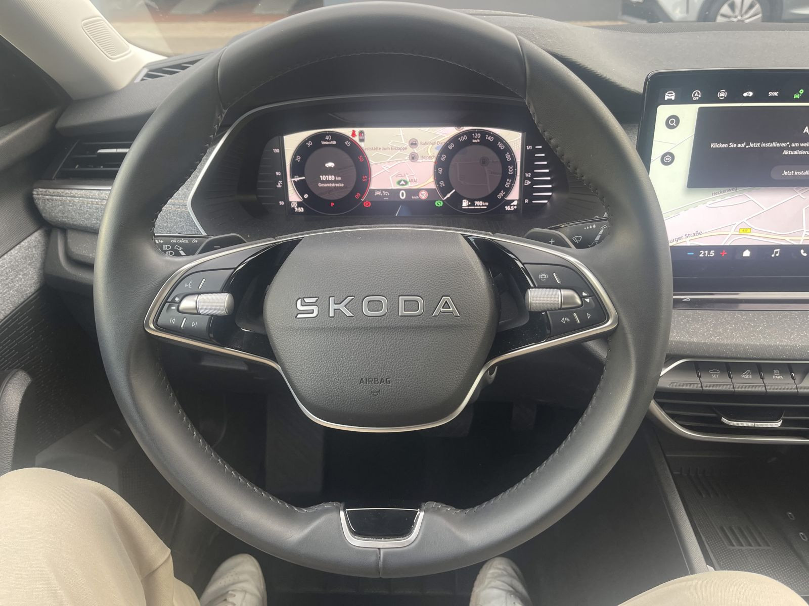 Skoda Octavia Combi Selection 2.0 TDI DSG Navi HuD AHK