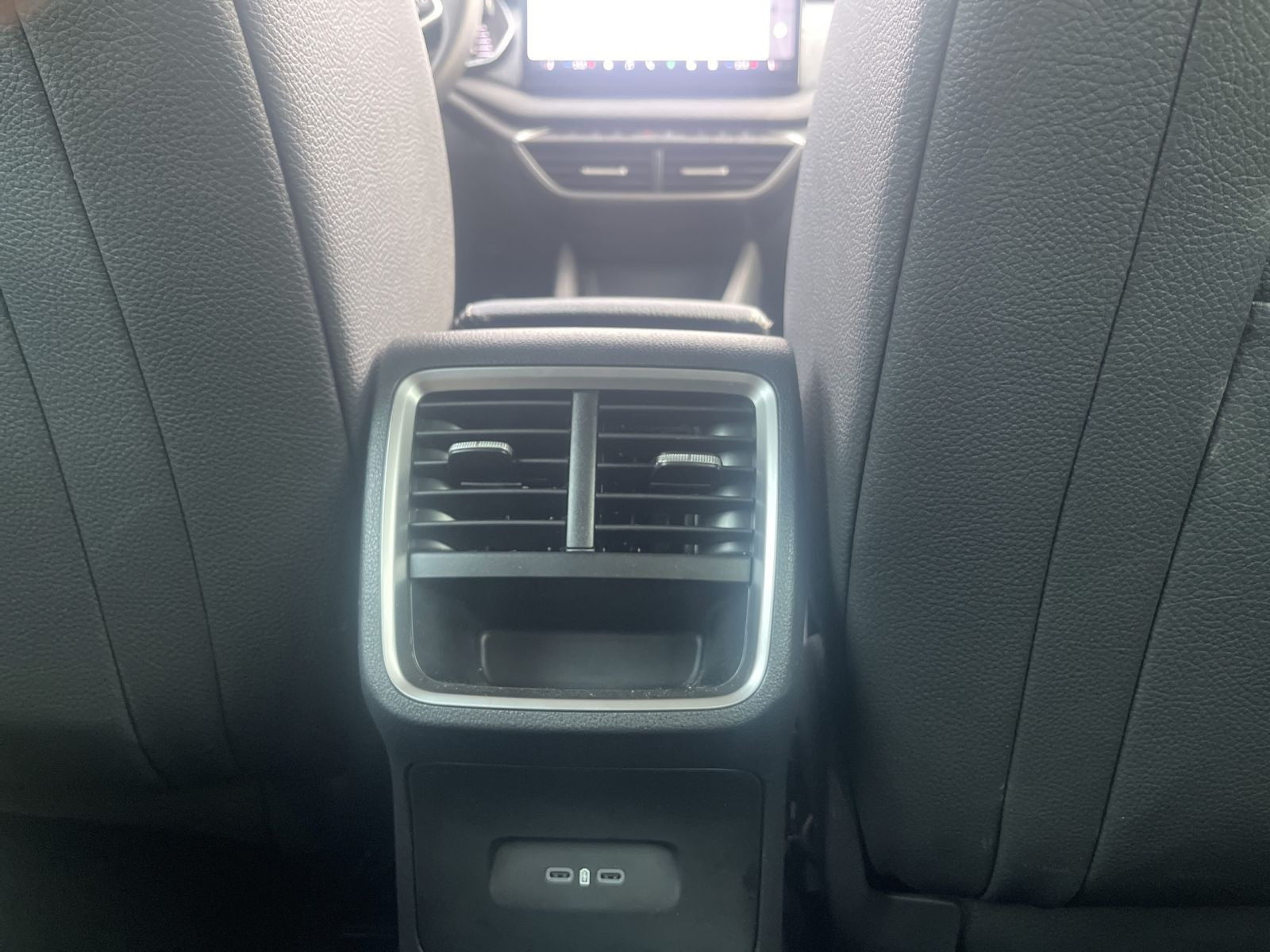 Skoda Octavia Combi Selection 2.0 TDI DSG Navi HuD AHK