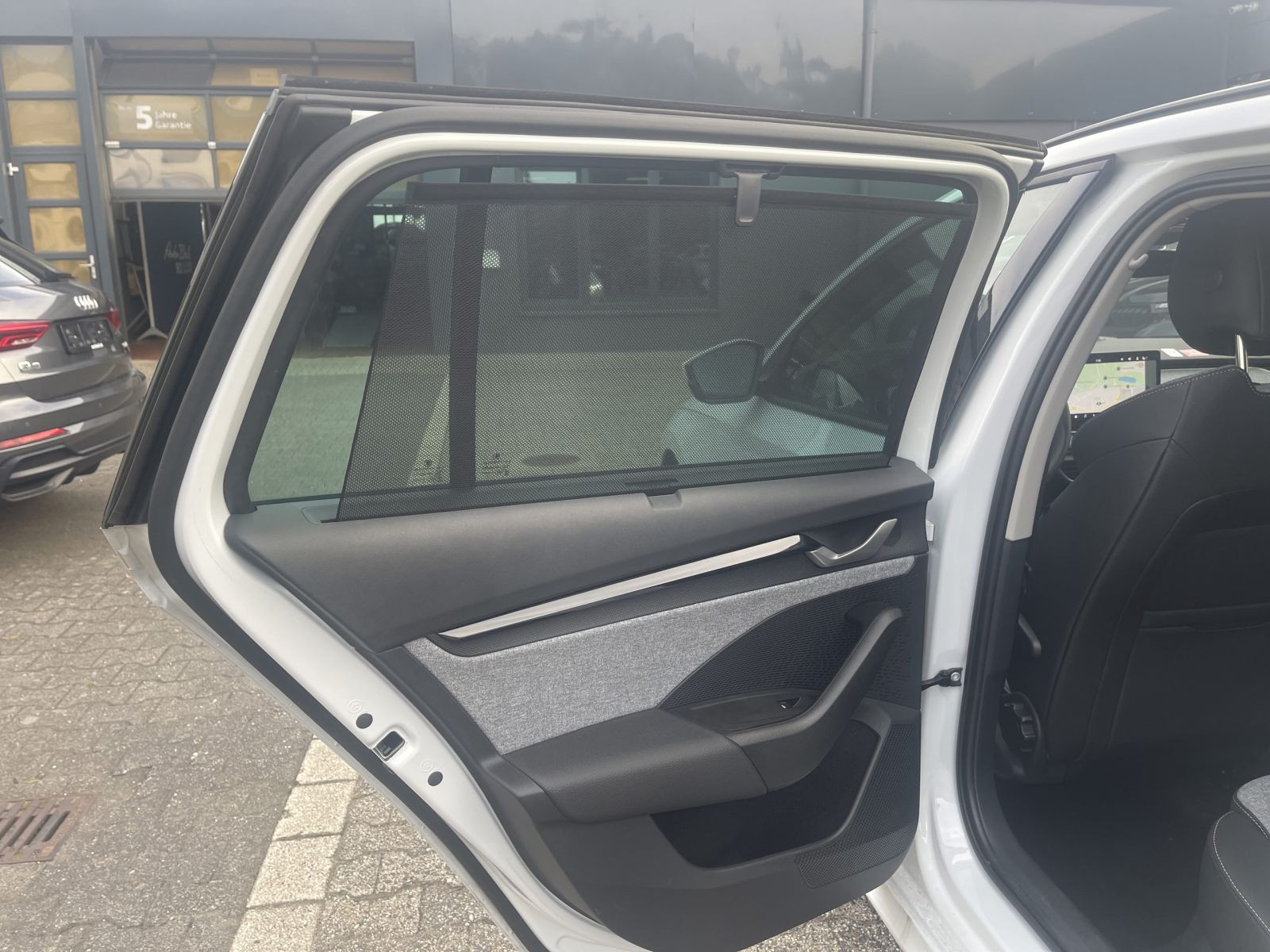 Skoda Octavia Combi Selection 2.0 TDI DSG Navi HuD AHK