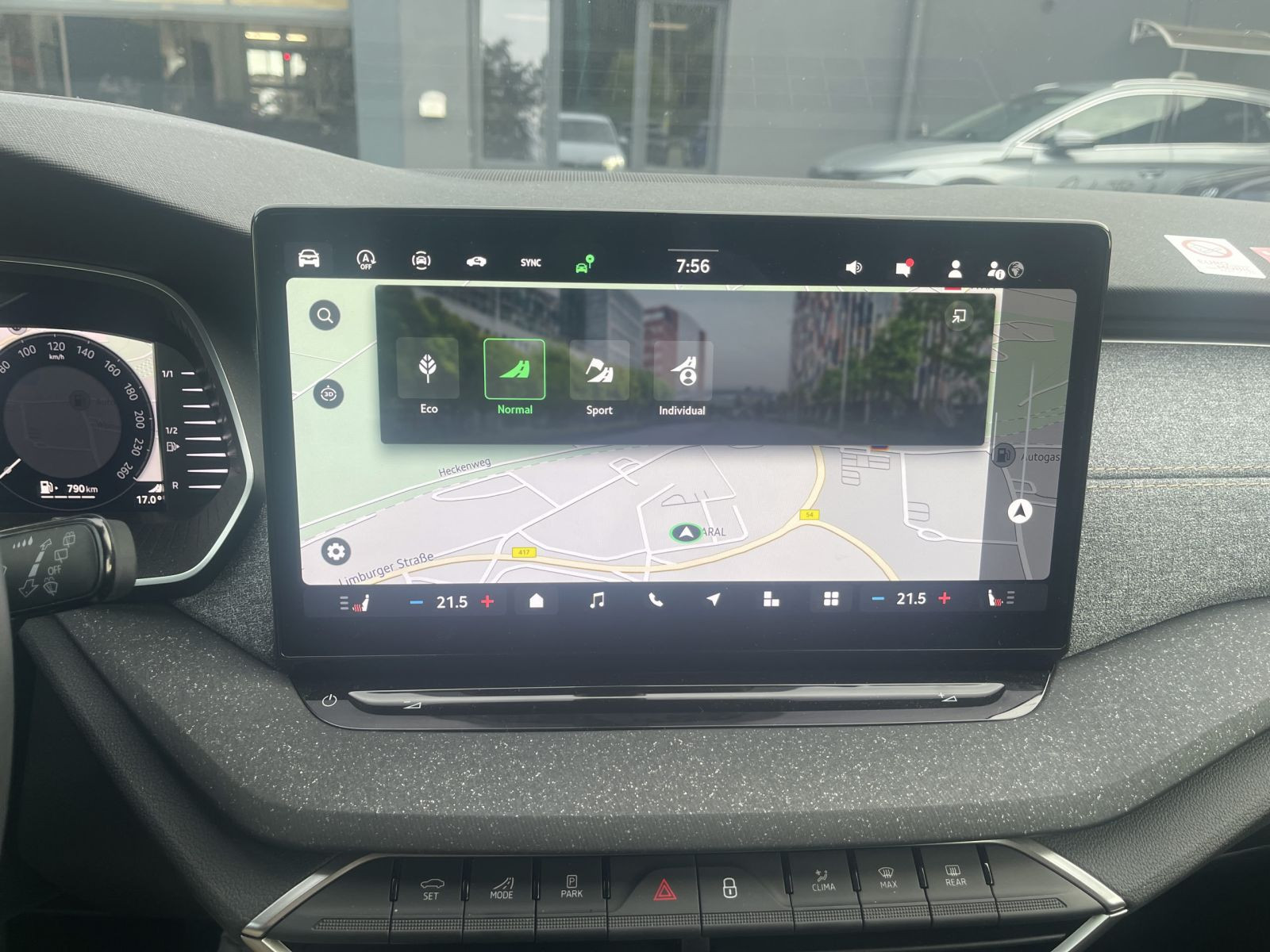 Skoda Octavia Combi Selection 2.0 TDI DSG Navi HuD AHK