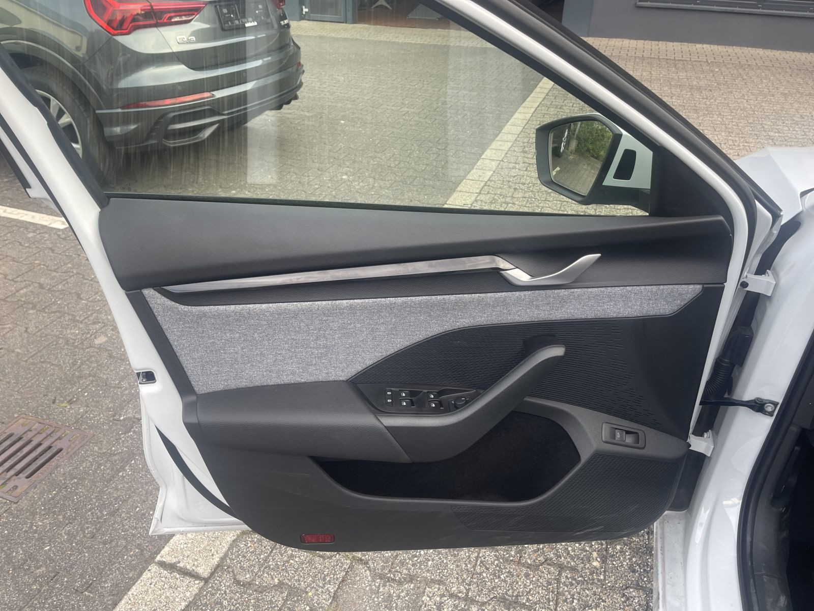 Skoda Octavia Combi Selection 2.0 TDI DSG Navi HuD AHK