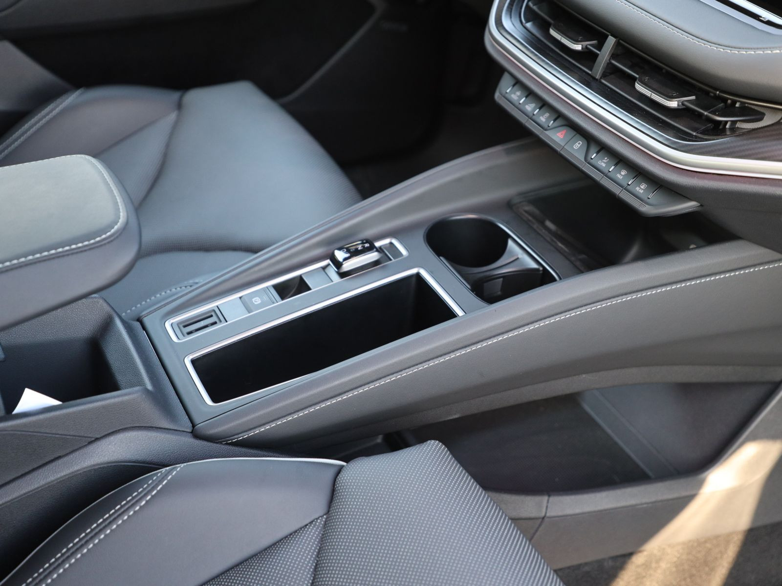 Skoda Enyaq Coupe RS 84 kWh 4x4 ACC DCC LED Area View