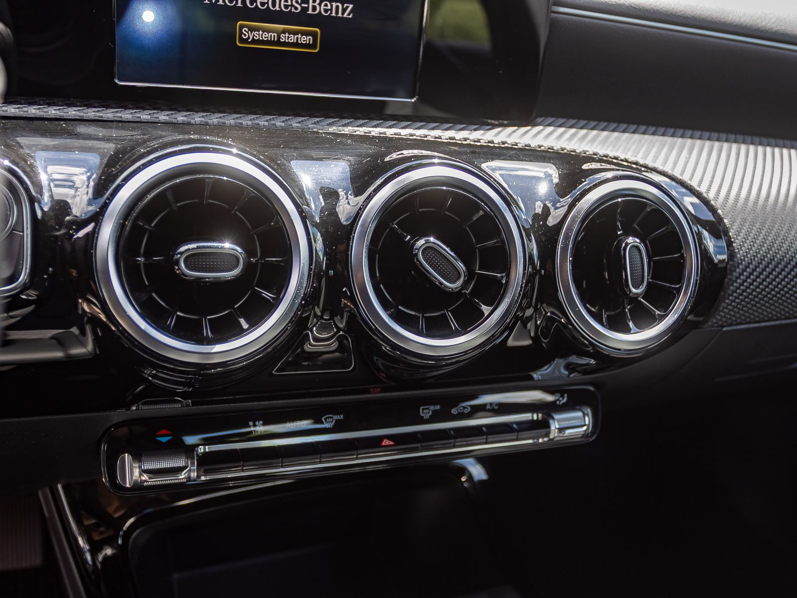 Mercedes-Benz A 180 Automatik, Navi, Rückfahrkamera, LED High Performance, Klima