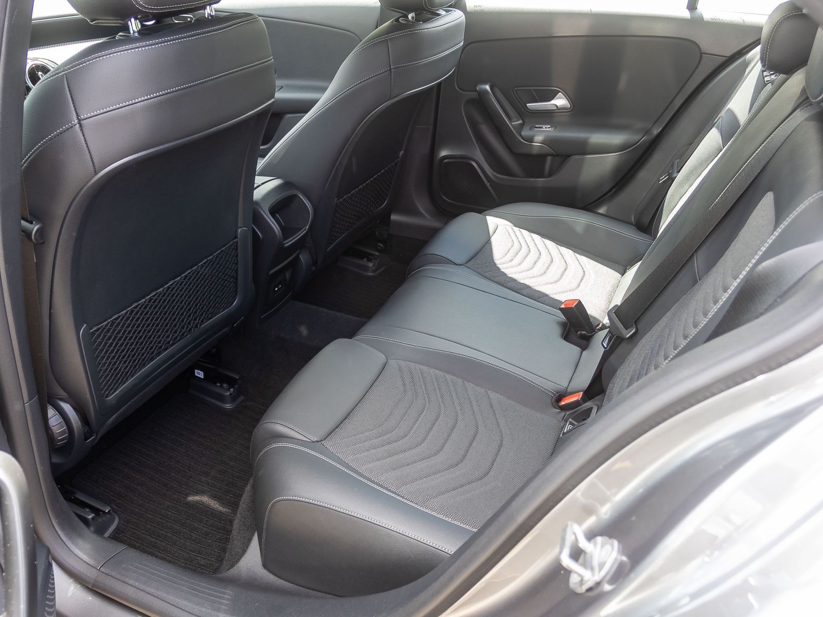 Mercedes-Benz A 180 Automatik, Navi, Rückfahrkamera, LED High Performance, Klima