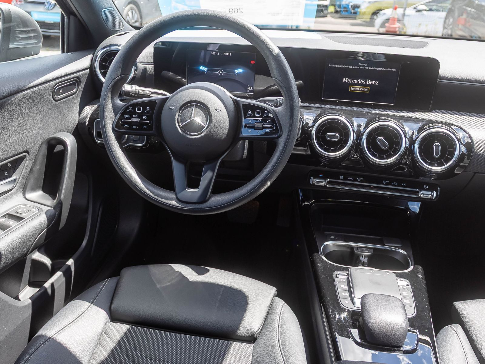 Mercedes-Benz A 180 Automatik, Navi, Rückfahrkamera, LED High Performance, Klima