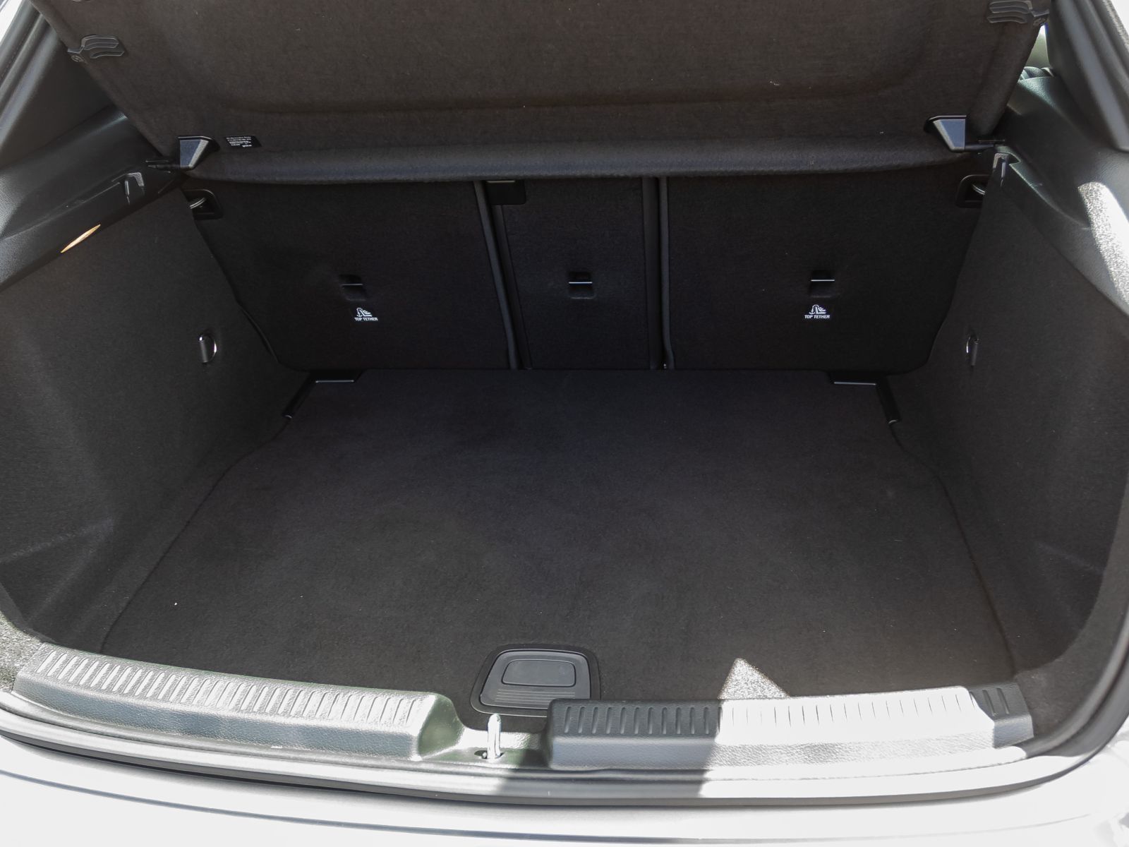 Mercedes-Benz A 180 Automatik, Navi, Rückfahrkamera, LED High Performance, Klima