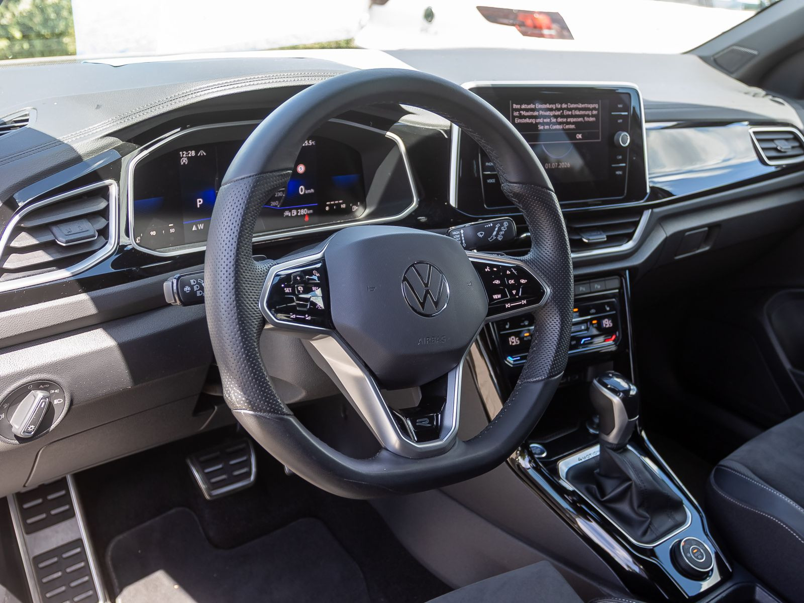 Volkswagen T-Roc 2.0 TSI DSG R-Line, Panoramadach, LED-Matrix, Navi, Rückfahrkamera