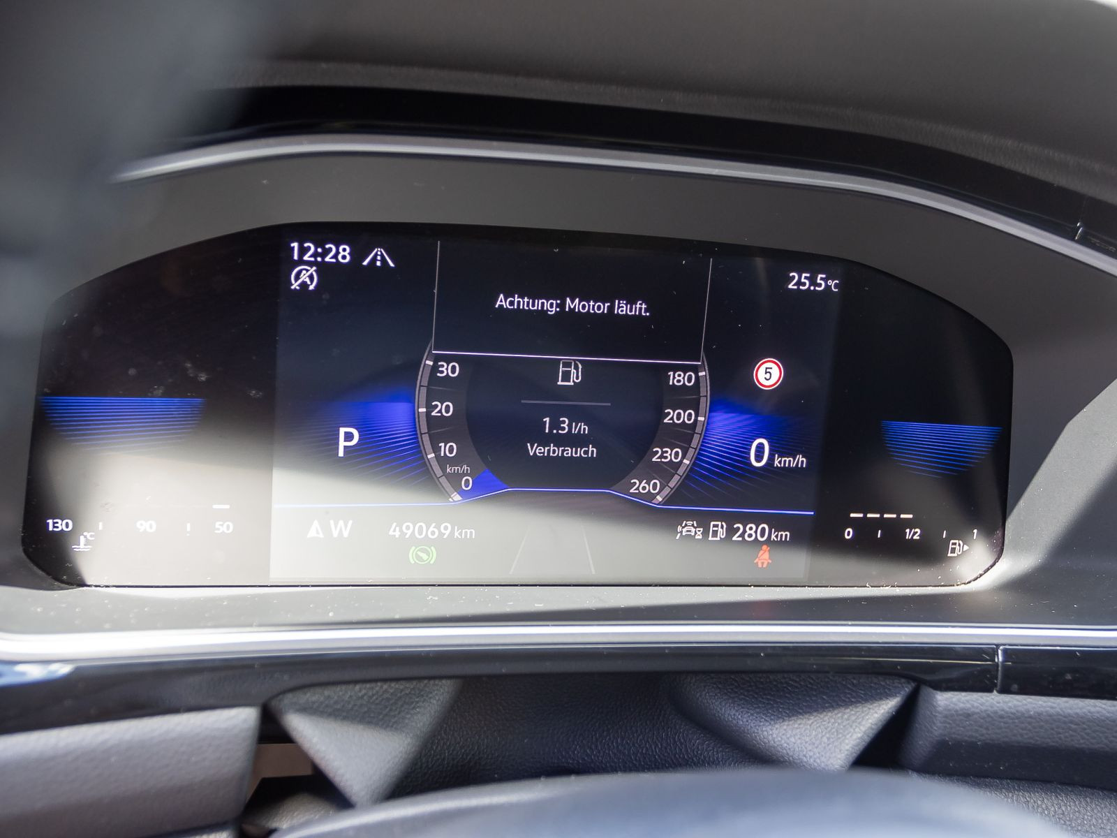 Volkswagen T-Roc 2.0 TSI DSG R-Line, Panoramadach, LED-Matrix, Navi, Rückfahrkamera