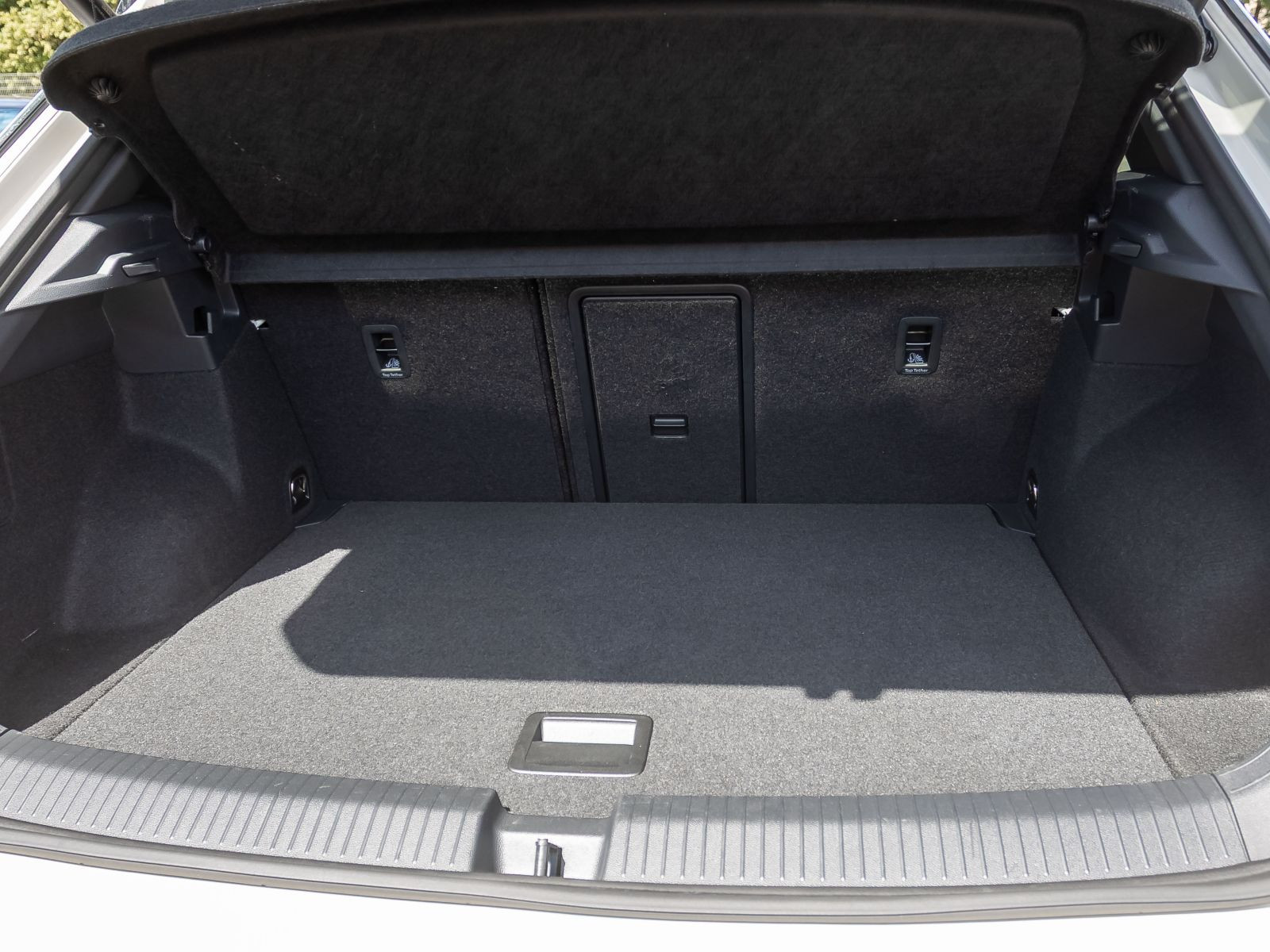 Volkswagen T-Roc 2.0 TSI DSG R-Line, Panoramadach, LED-Matrix, Navi, Rückfahrkamera