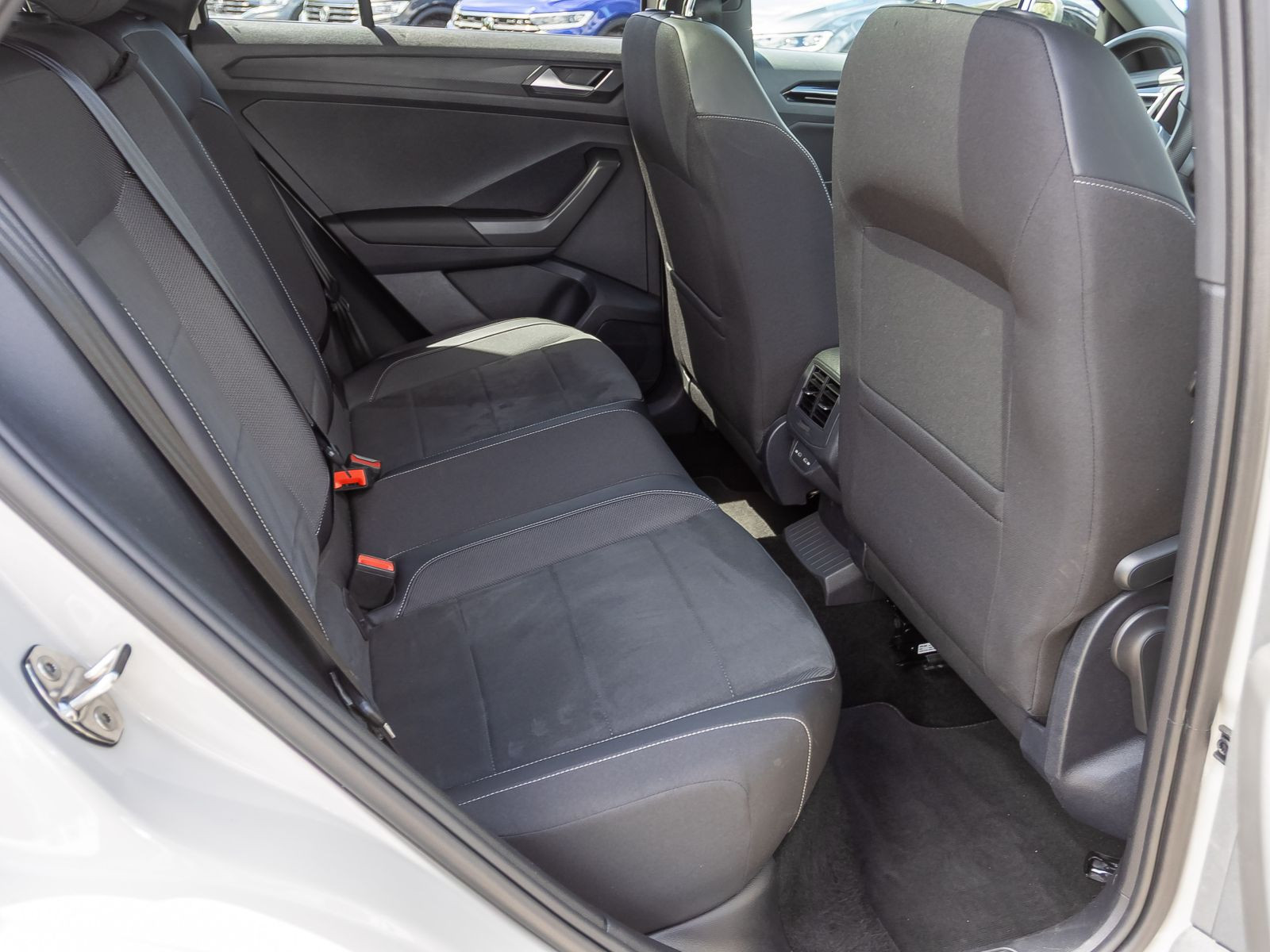 Volkswagen T-Roc 2.0 TSI DSG R-Line, Panoramadach, LED-Matrix, Navi, Rückfahrkamera