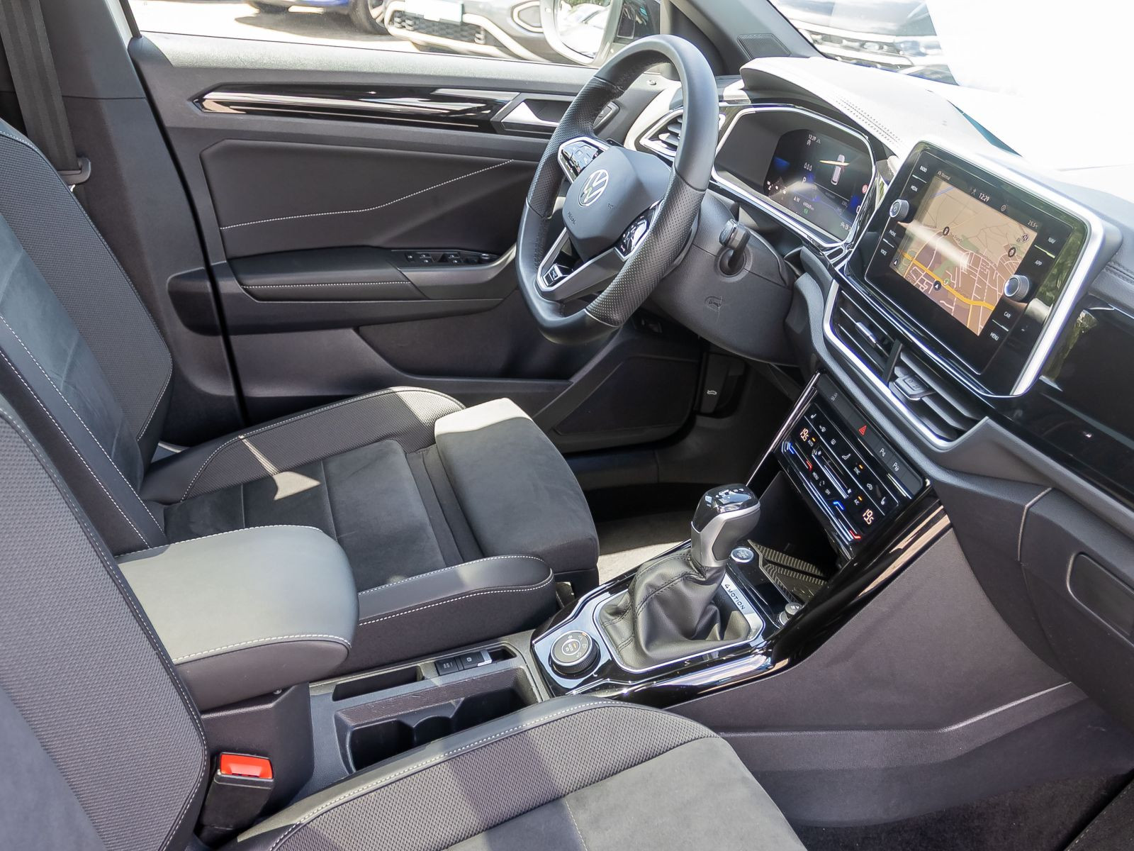 Volkswagen T-Roc 2.0 TSI DSG R-Line, Panoramadach, LED-Matrix, Navi, Rückfahrkamera
