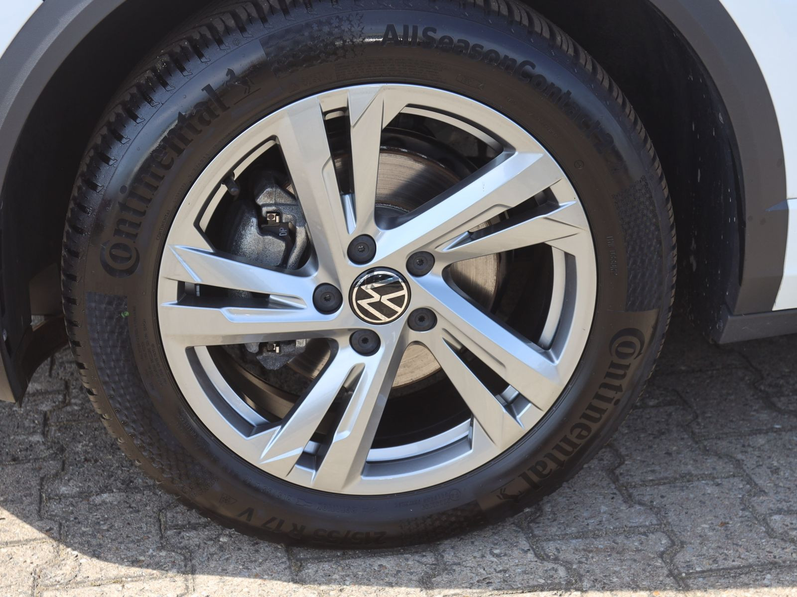 Volkswagen T-Roc 1.5 TSI DSG R-Line, AHK, Navi, LED, Rückfahrkamera, App-Connect