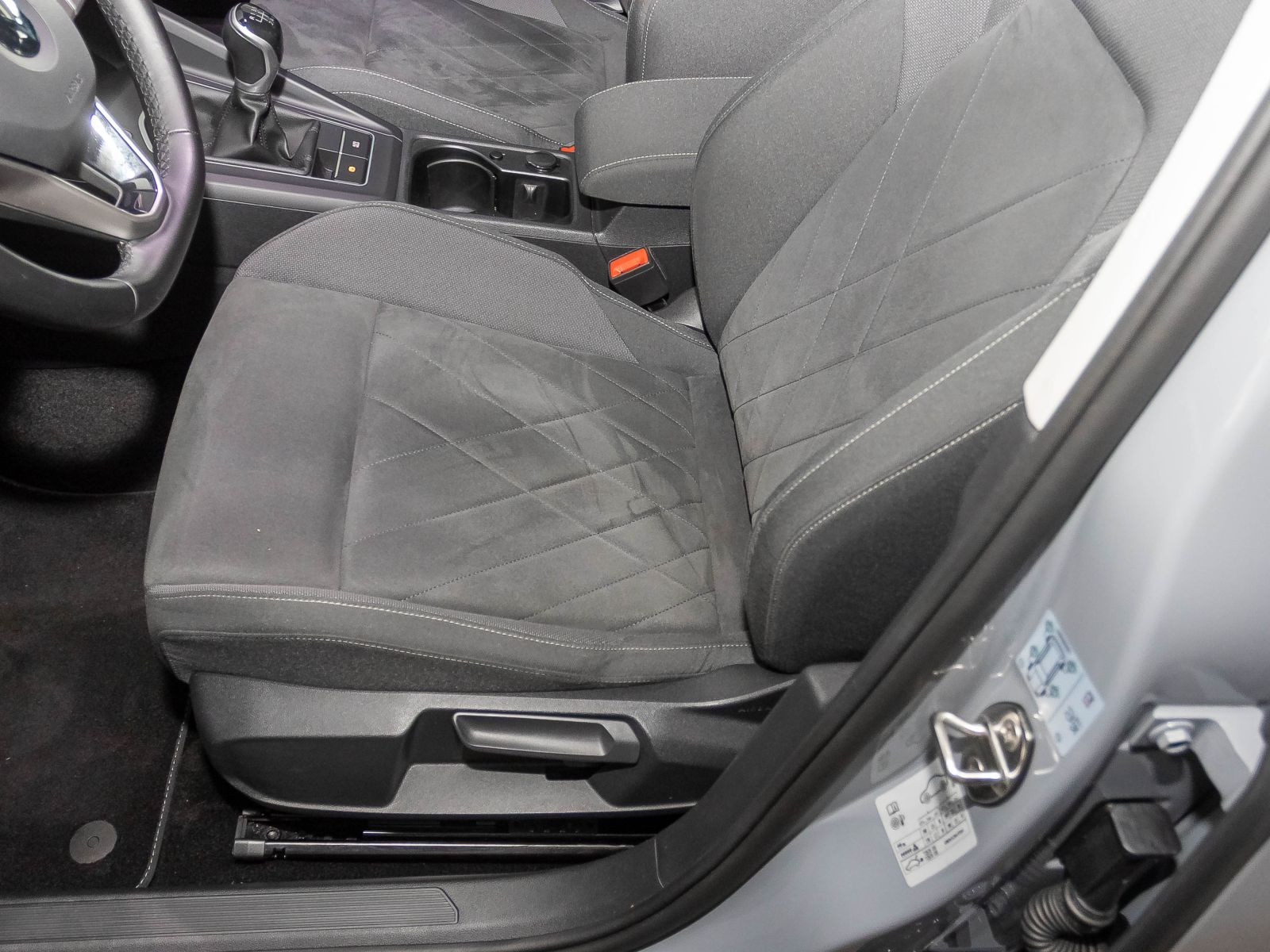 Volkswagen Golf VIII 1.0 TSI Life, Navi, LED, Digital Cockpit Pro, App-Connect, Klima