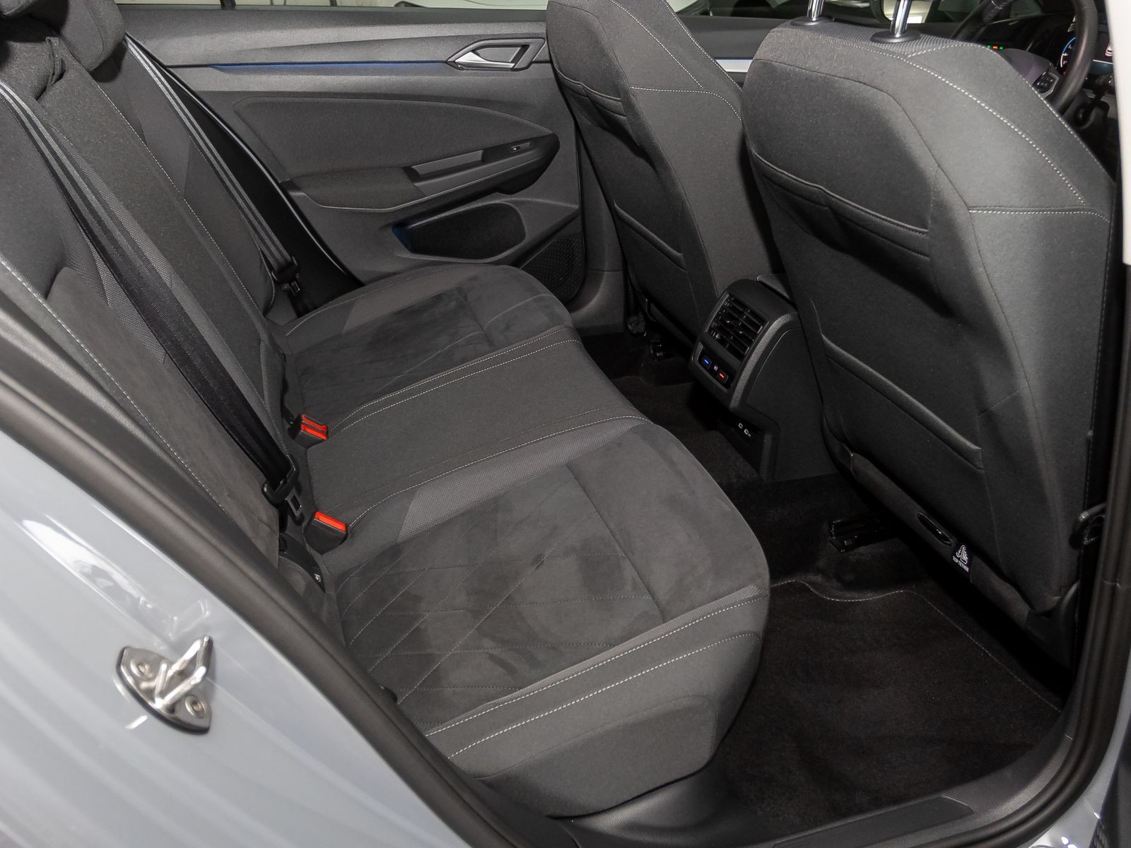 Volkswagen Golf VIII 1.0 TSI Life, Navi, LED, Digital Cockpit Pro, App-Connect, Klima